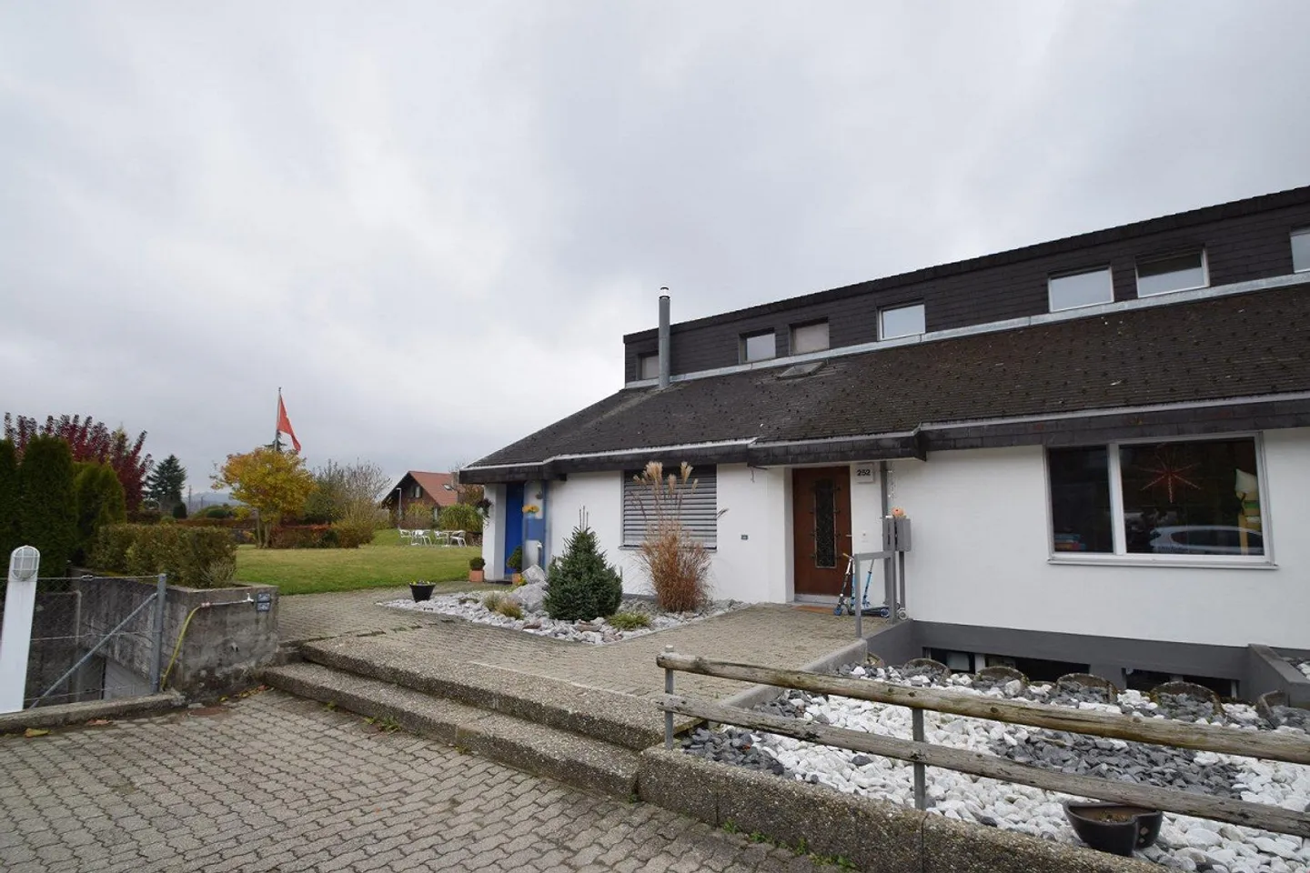 Maison de ville moderne dans un quartier familial - Photo 1 sur 11
