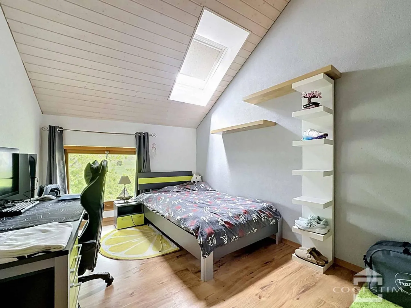 Top floor 5.5 rooms - Photo 7 of 13