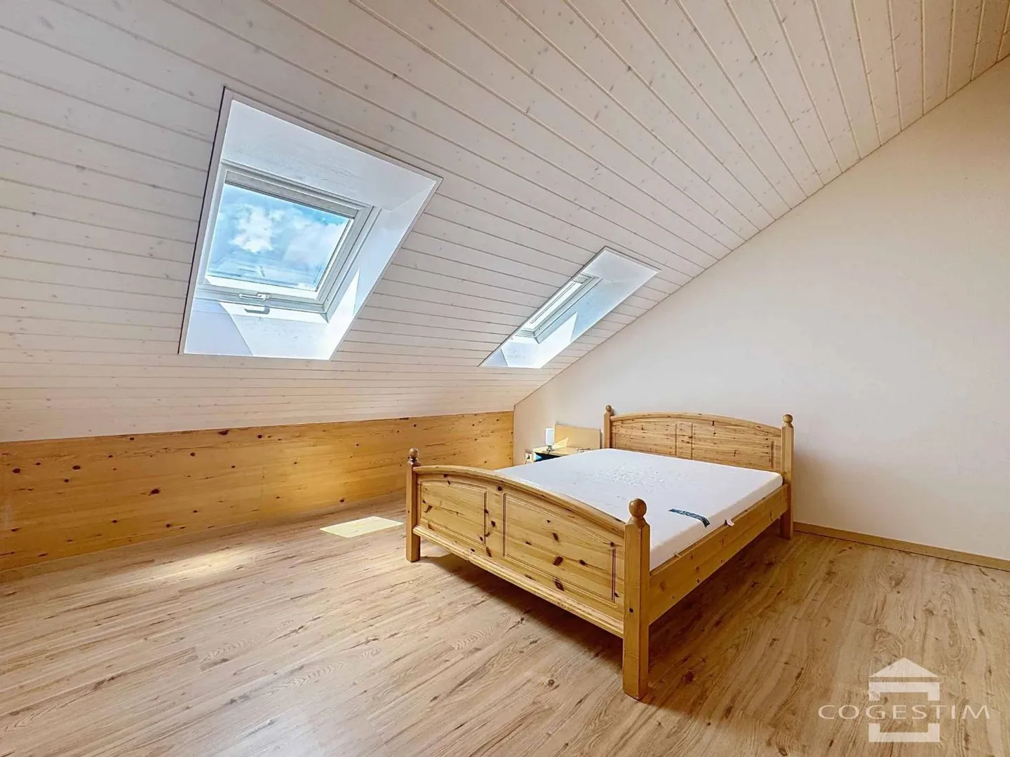 Top floor 5.5 rooms - Photo 9 of 13