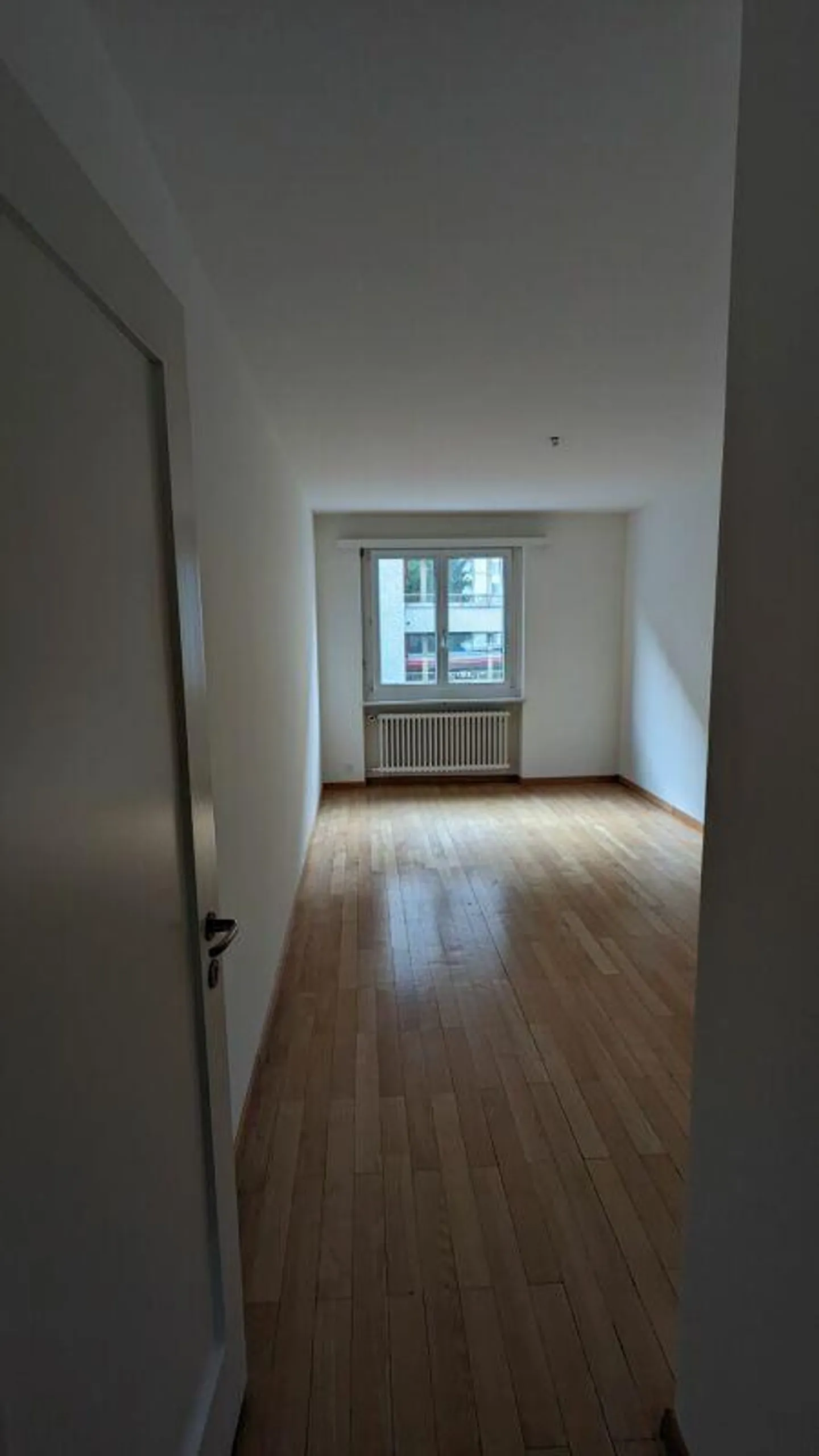 Charming 4-Room City Apartment with Balcony - Photo 5 of 6