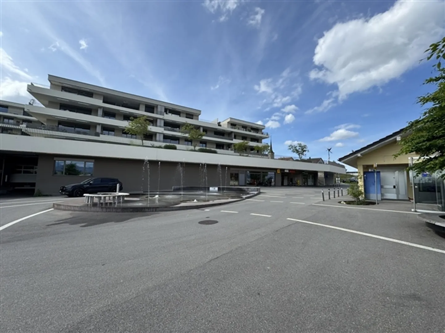 Motorcycle parking spaces in secure underground garages - Photo 2 of 4
