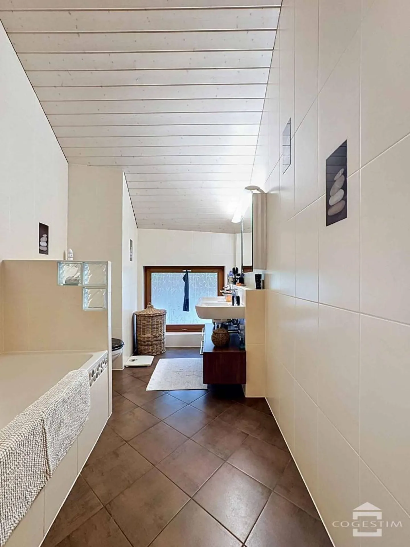 Top floor 5.5 rooms - Photo 10 of 13