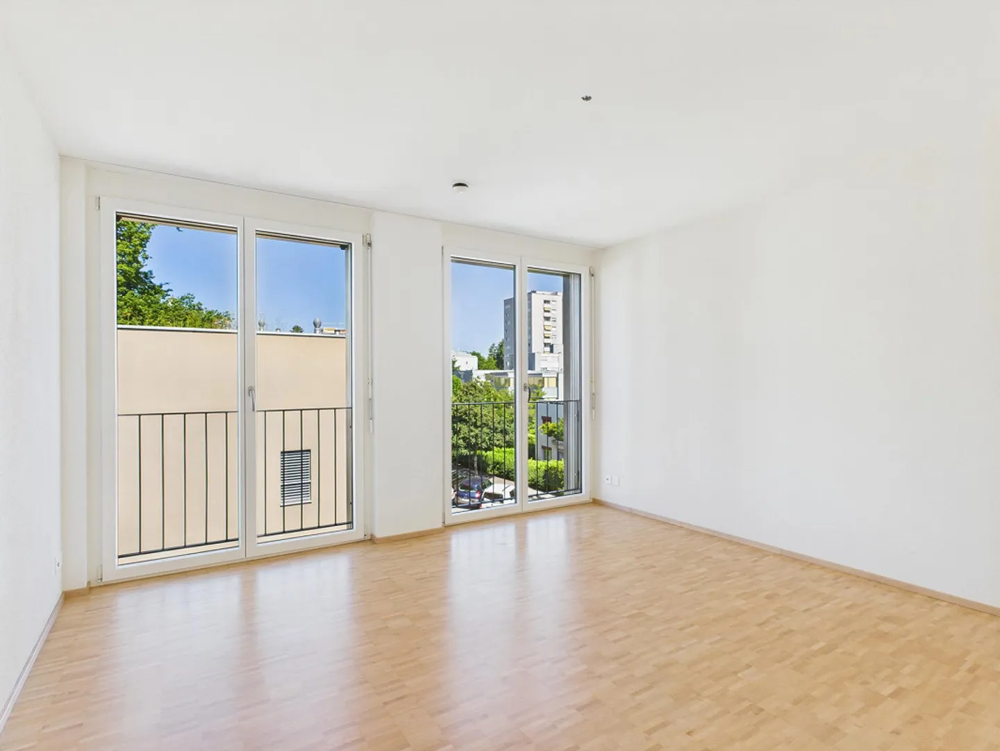 Exklusive 3.5 Zimmer Attikawohnung mit Kamin und 2 Terassen und 2 Gara - Foto 7 von 11