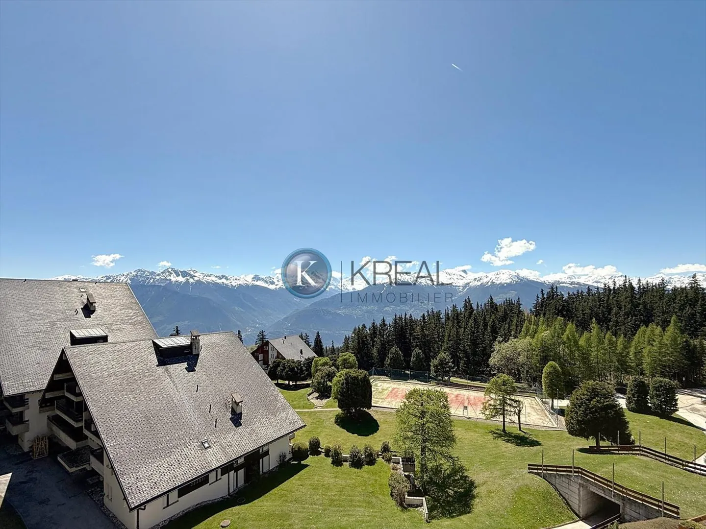 Vista sulle Alpi - Appartamento in una residenza per vacanze e in vendita a stranieri - Foto 2 di 10