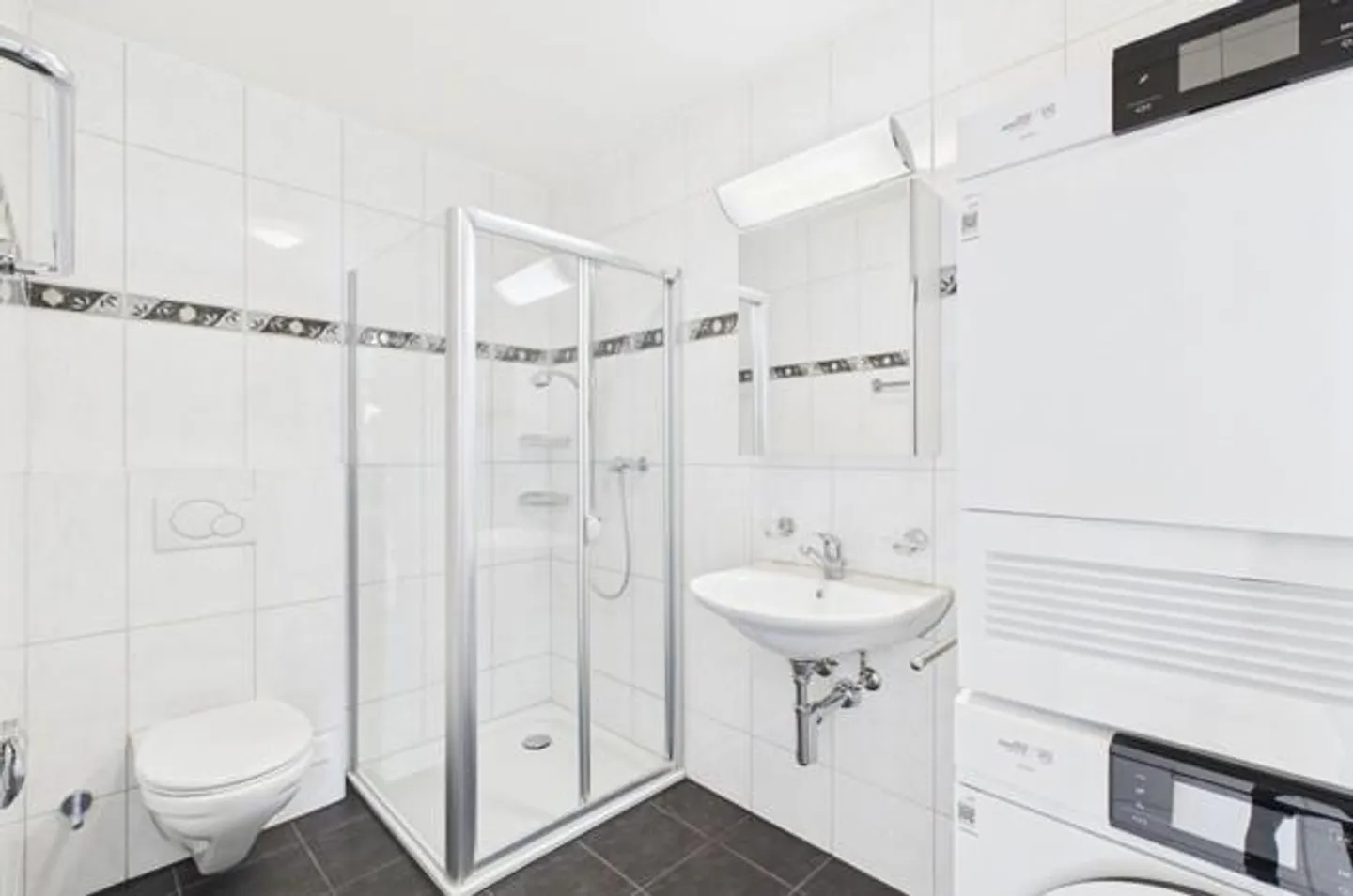 Exklusive 3.5 Zimmer Attikawohnung mit Kamin und 2 Terassen und 2 Gara - Foto 10 von 11