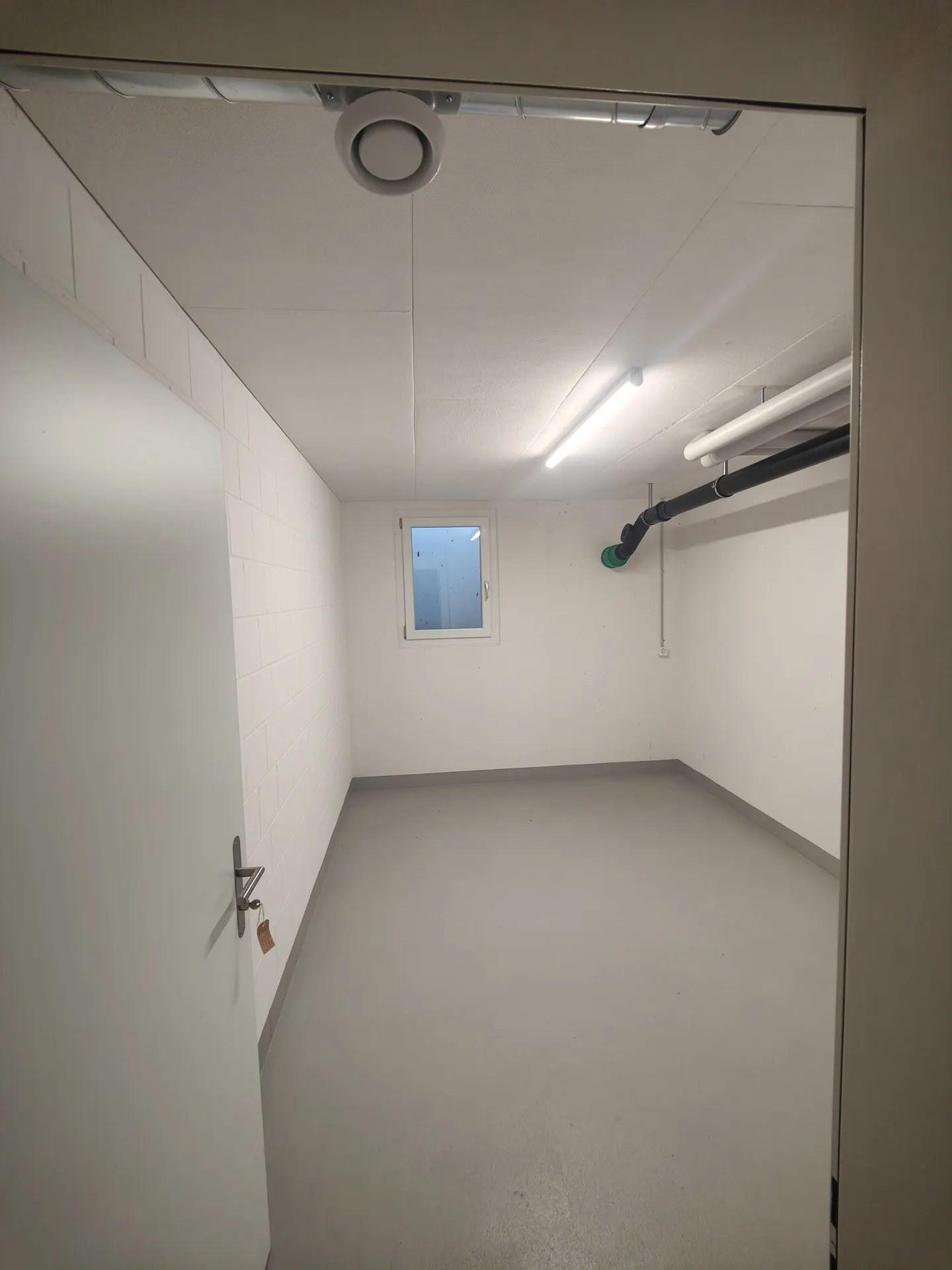 Espace de stockage sécurisé à Neuendorf - Photo 9 sur 9