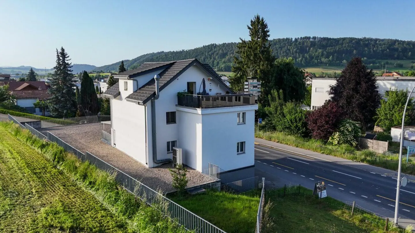 Casa plurifamiliare con potenziale per uso personale o affitto - Foto 16 di 17