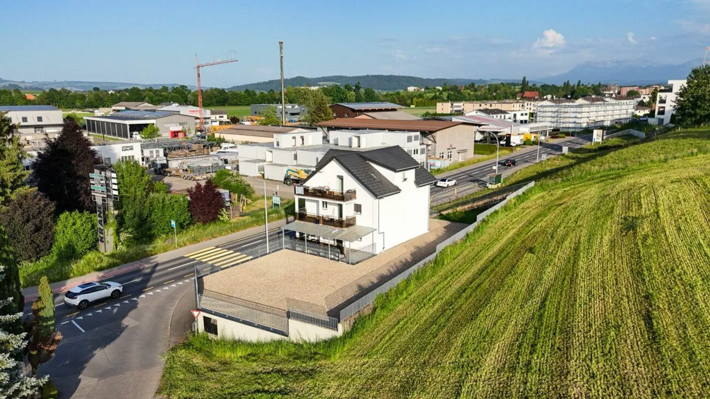 Casa plurifamiliare con potenziale per uso personale o affitto - Foto 12 di 17