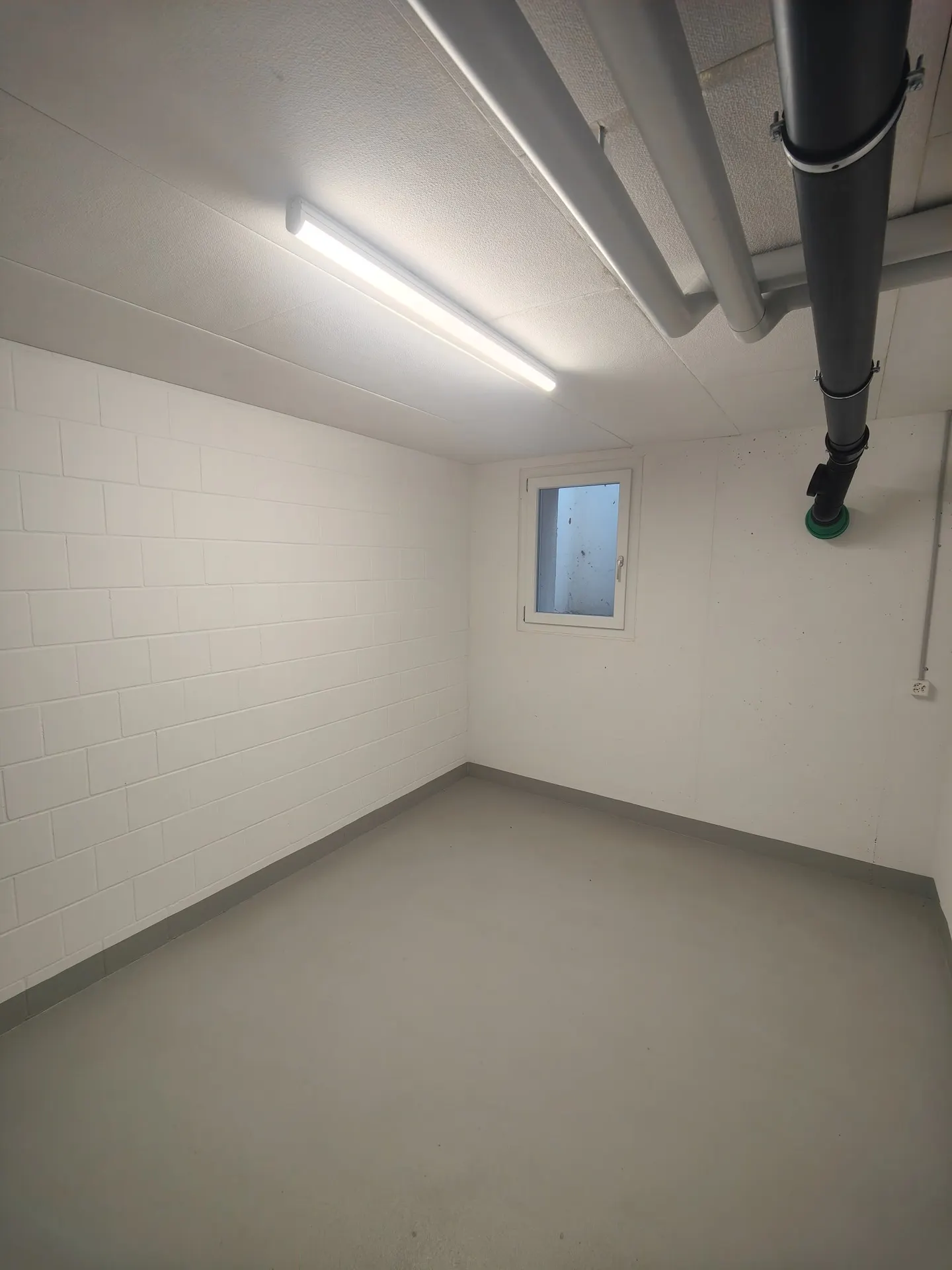 Espace de stockage sécurisé à Neuendorf - Photo 6 sur 9