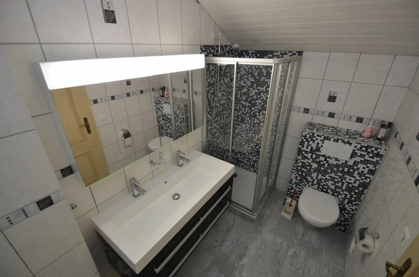 Maison de ville moderne dans un quartier familial - Photo 8 sur 11