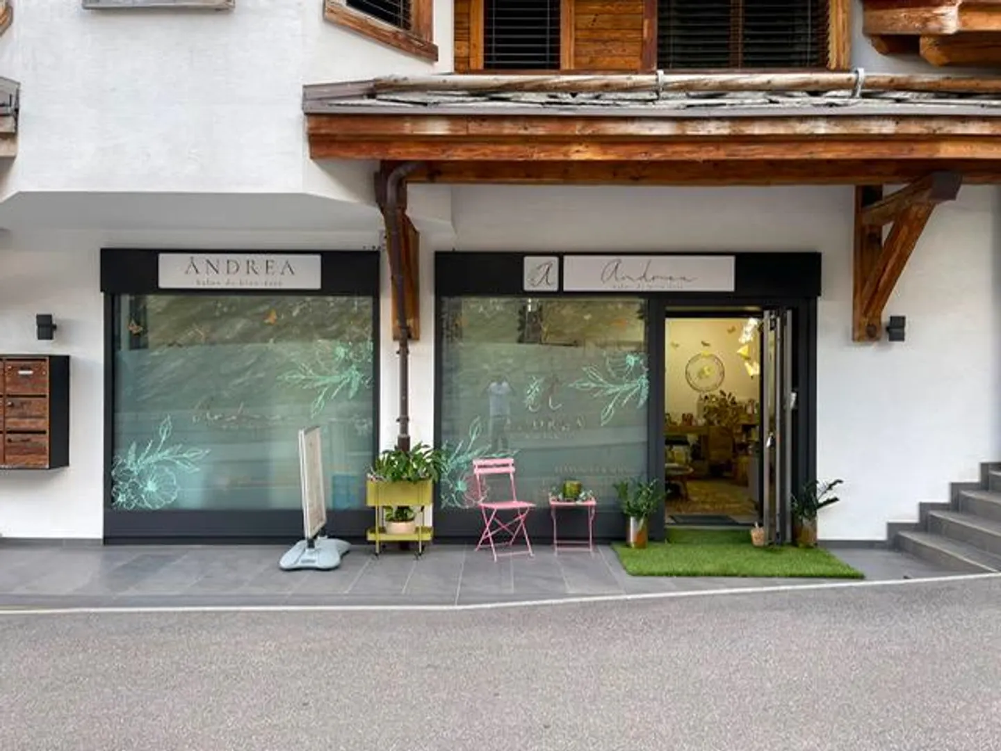 Prime Commercial Space in Crans-Montana - Photo 1 of 7