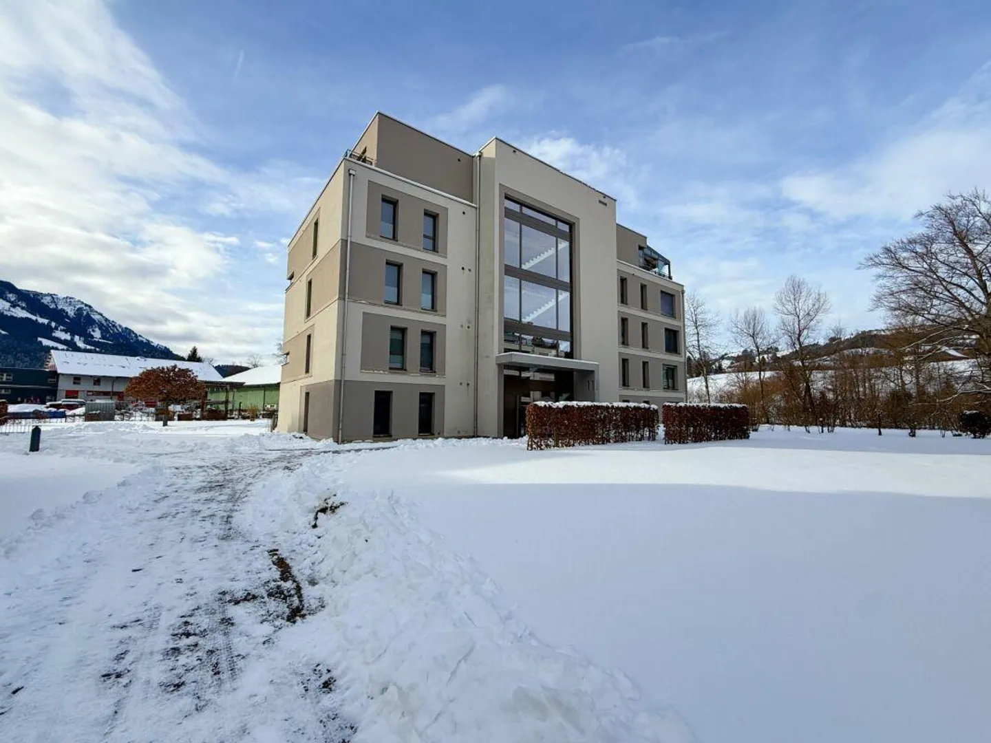 Gepflegt, modern und gut erreichbar - Wohnen mit Komfort in Schüpfheim - Foto 1 von 8