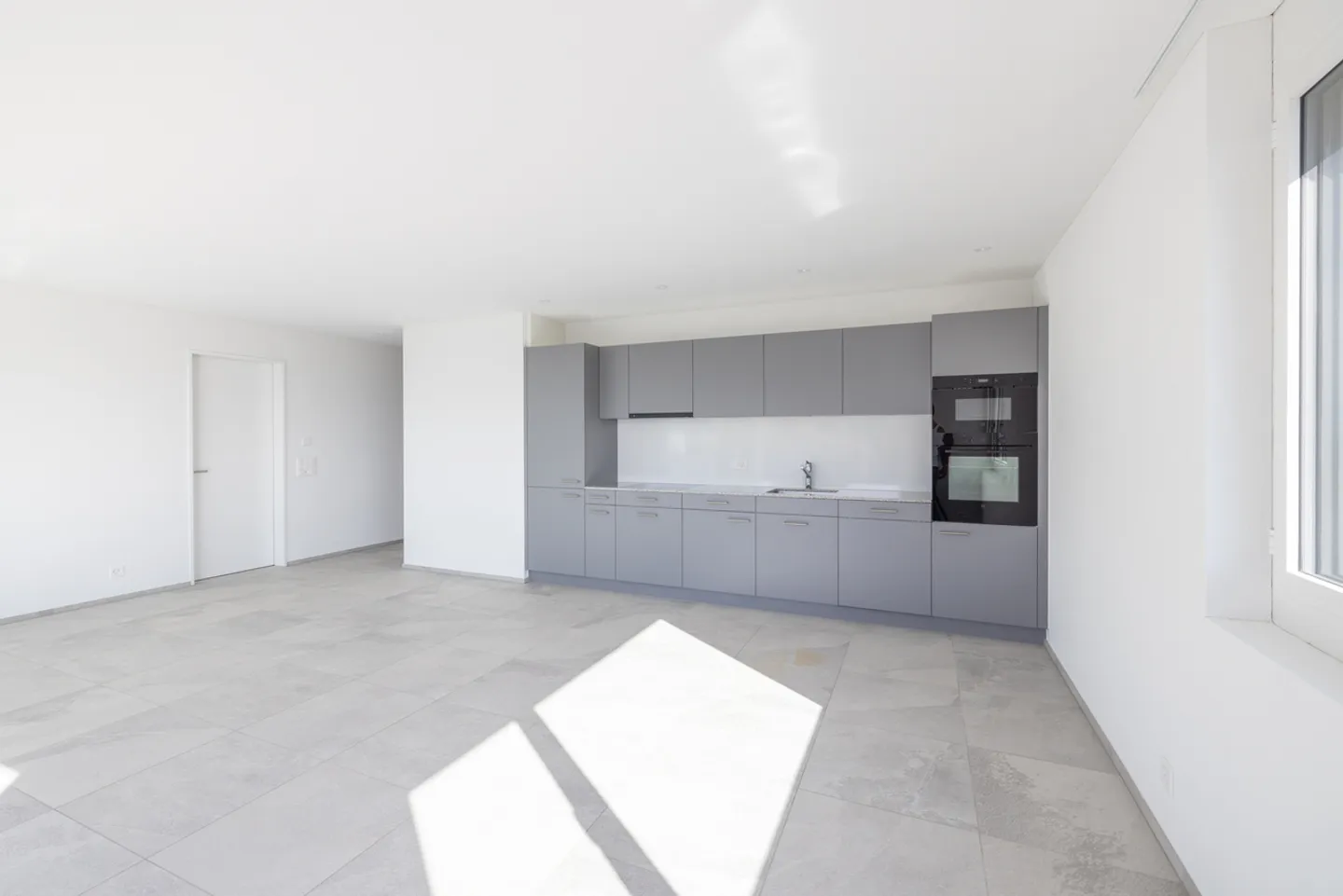 Hochwertige 3.5 Zimmerwohnung - mit Seesicht - Foto 2 von 11