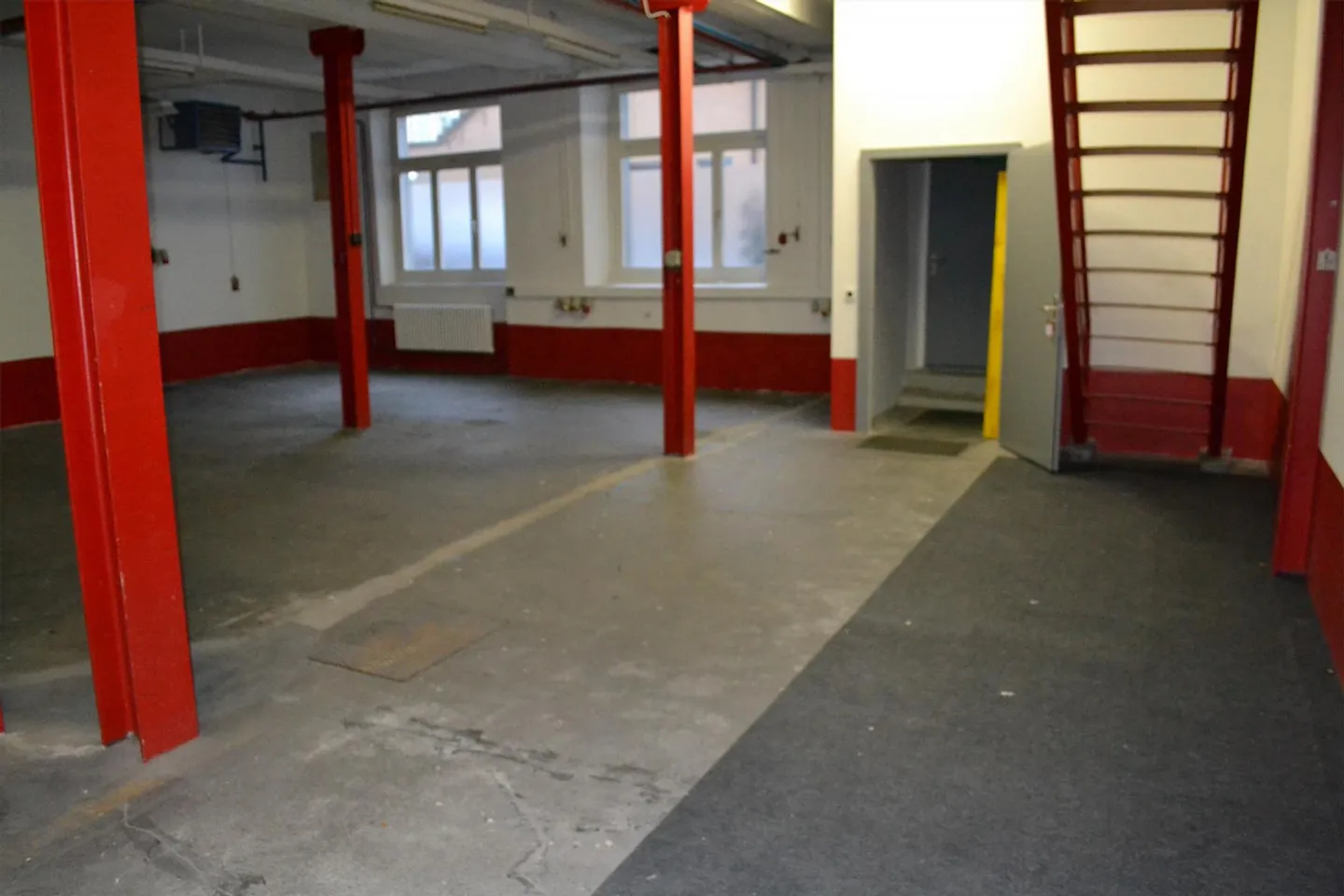 Vielseitige Gewerberäume in Hergiswil - Foto 1 von 12
