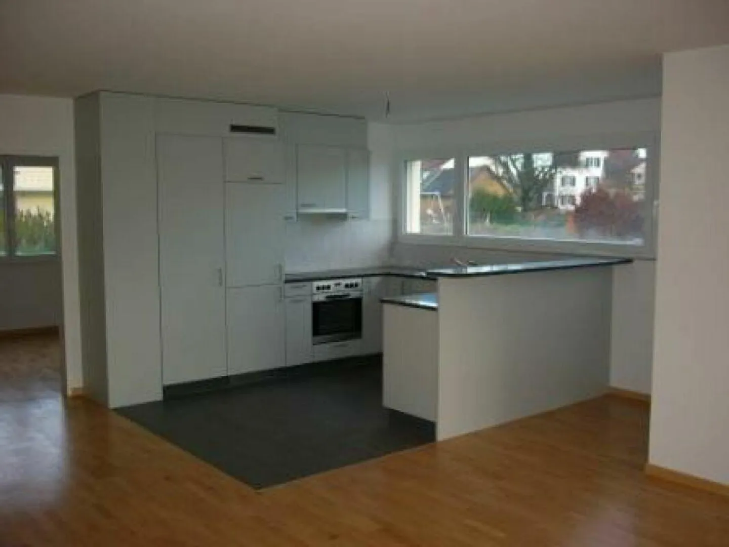 Appartement spacieux de 4,5 pièces au 1er étage - Photo 5 sur 9