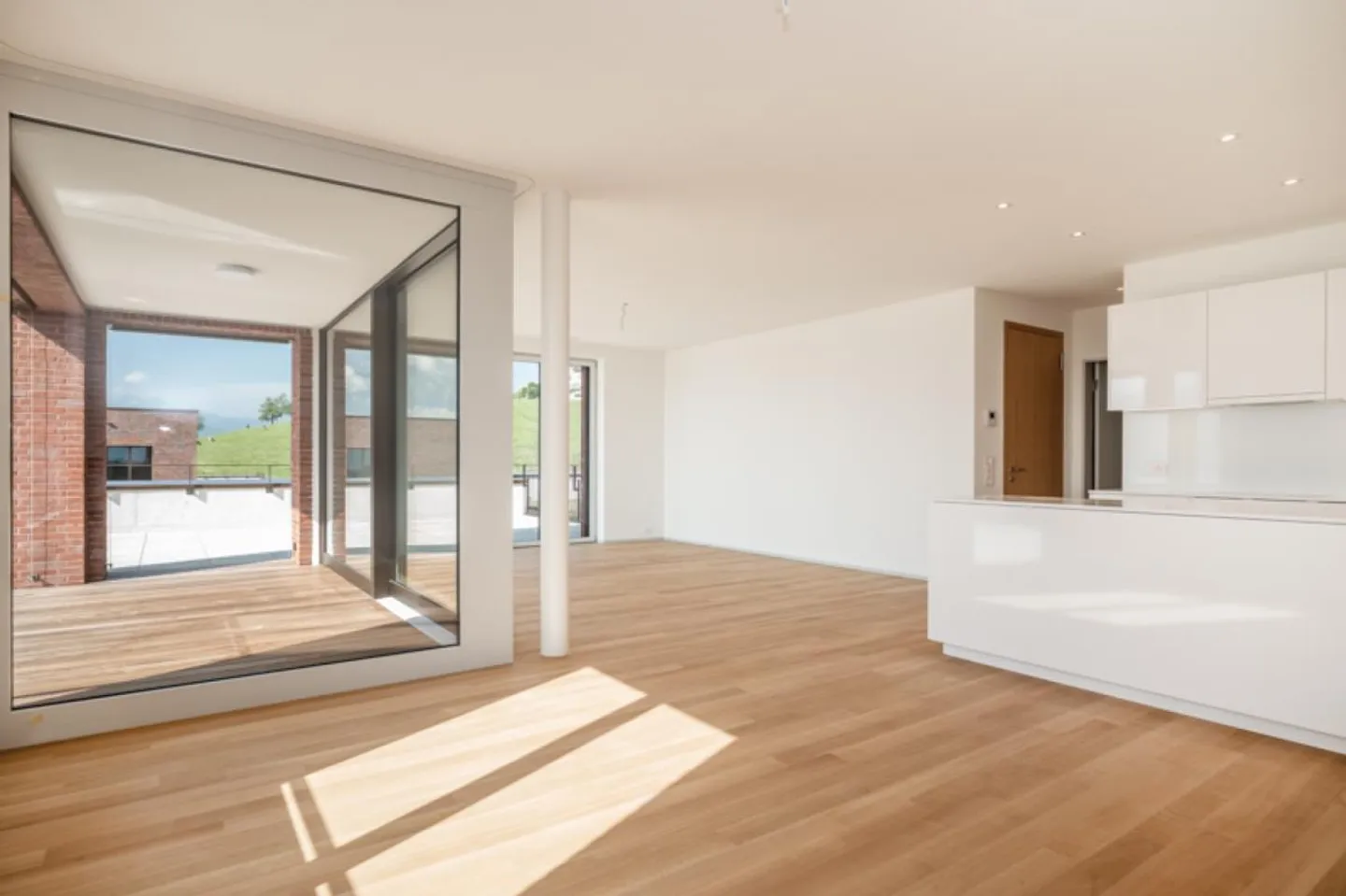 Appartamento attico da sogno con vista sul lago e sulle montagne - Foto 2 di 7