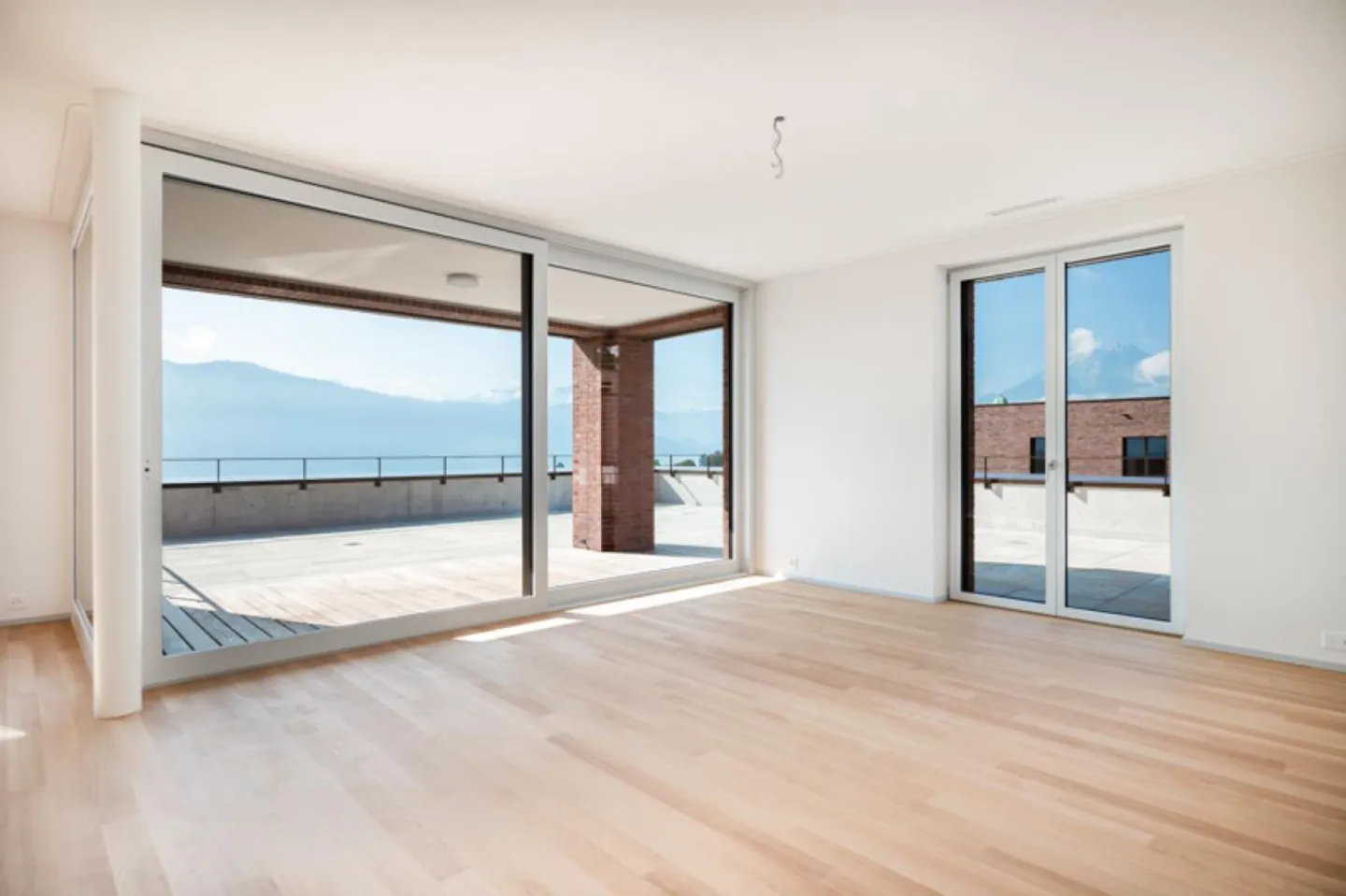 Appartamento attico da sogno con vista sul lago e sulle montagne - Foto 3 di 7