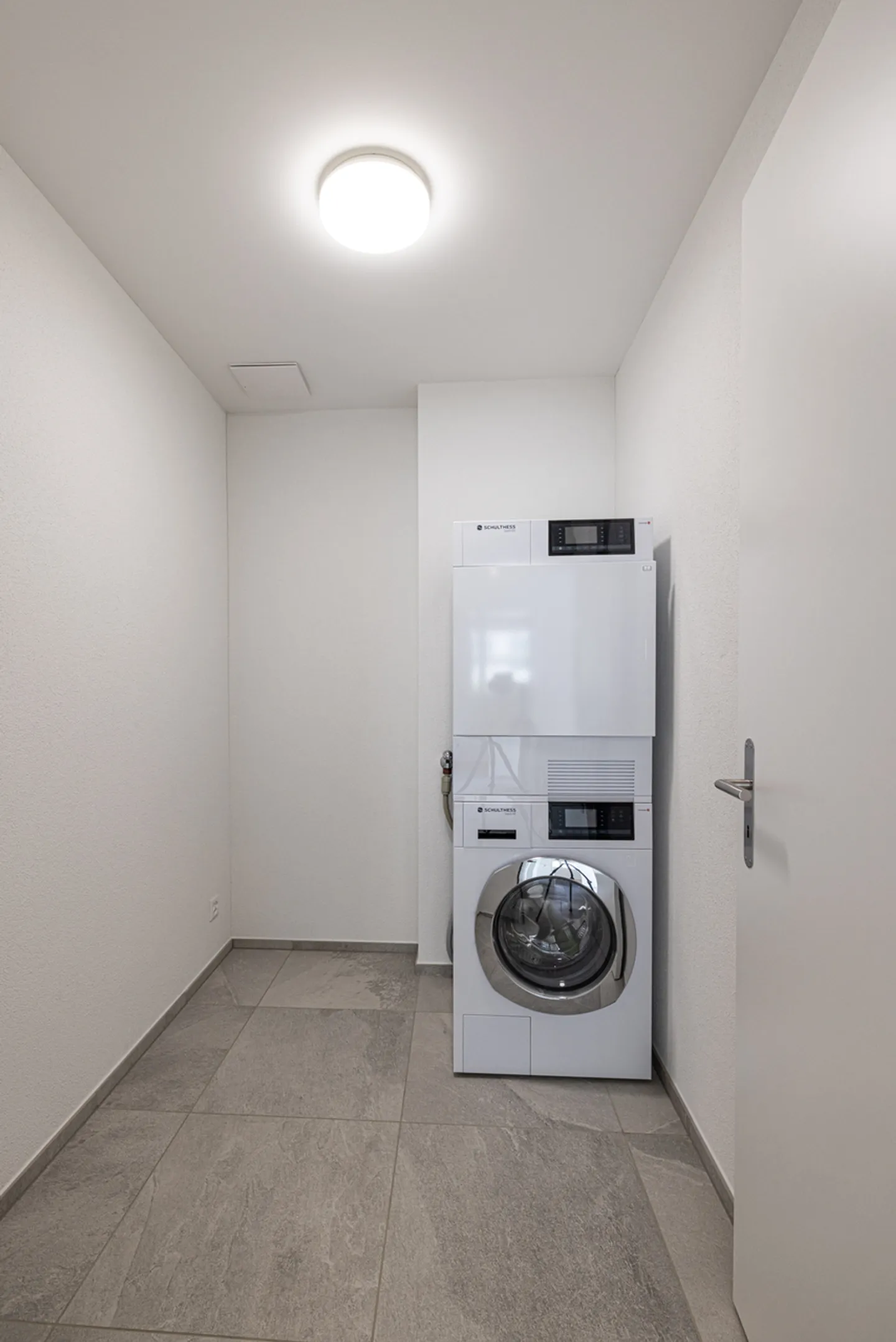 Hochwertige 3.5 Zimmerwohnung - mit Seesicht - Foto 8 von 11