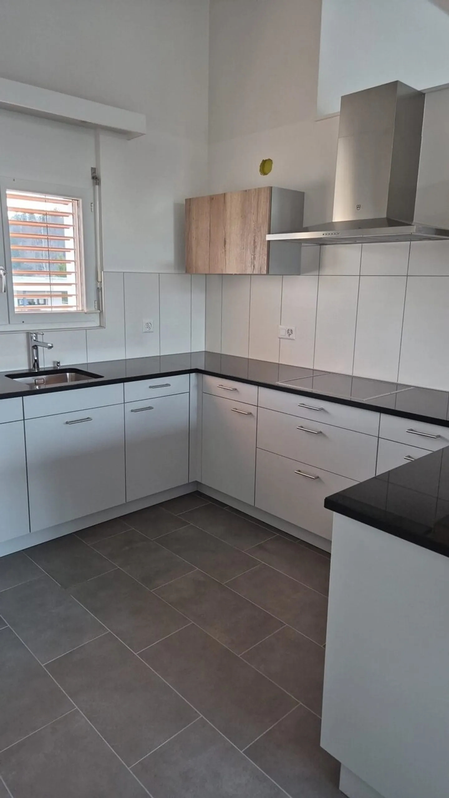 Superb penthouse fully renovated - Photo 4 of 9