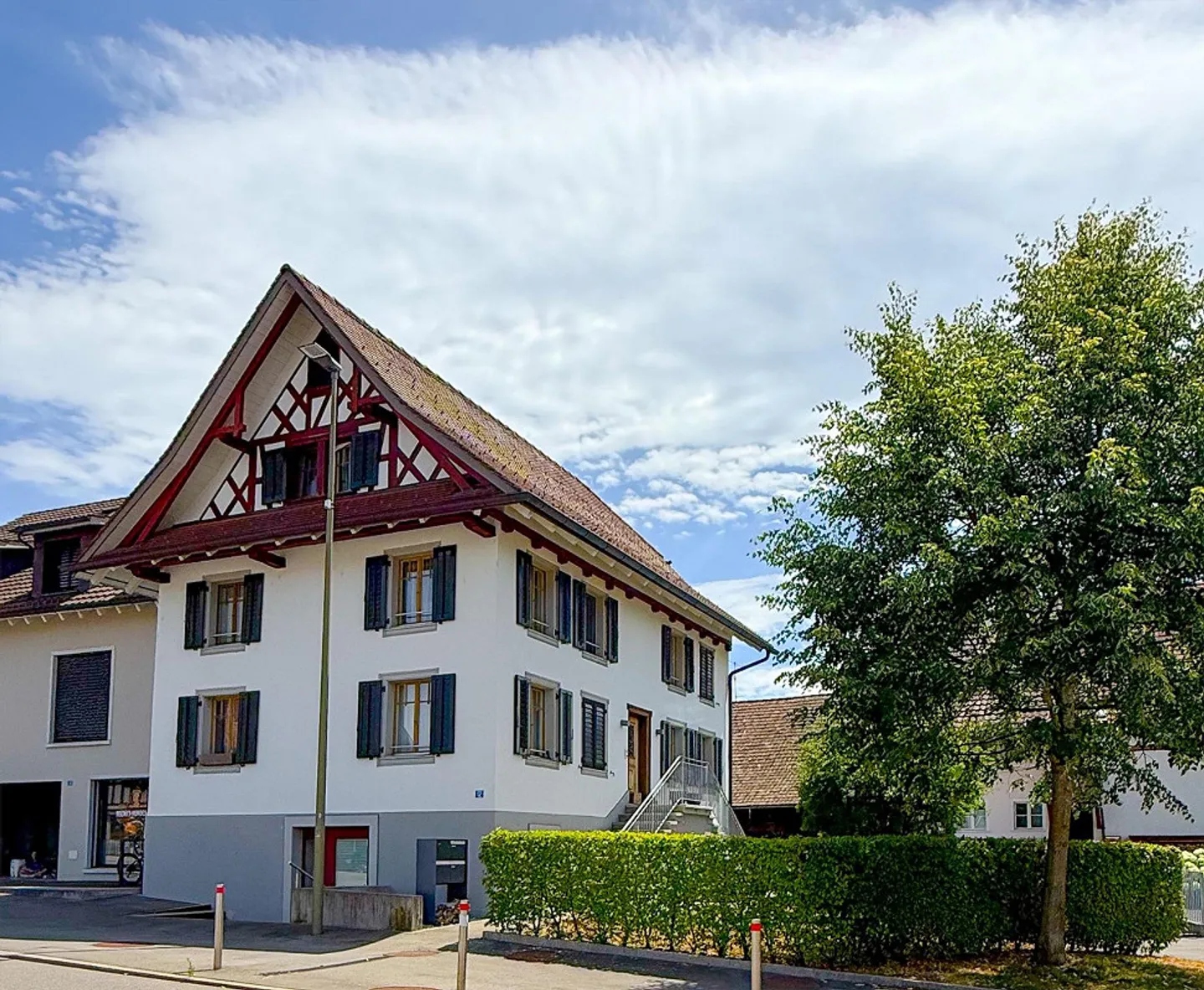 Charming commercial space in the village center of Mettmenstetten - Photo 1 of 7