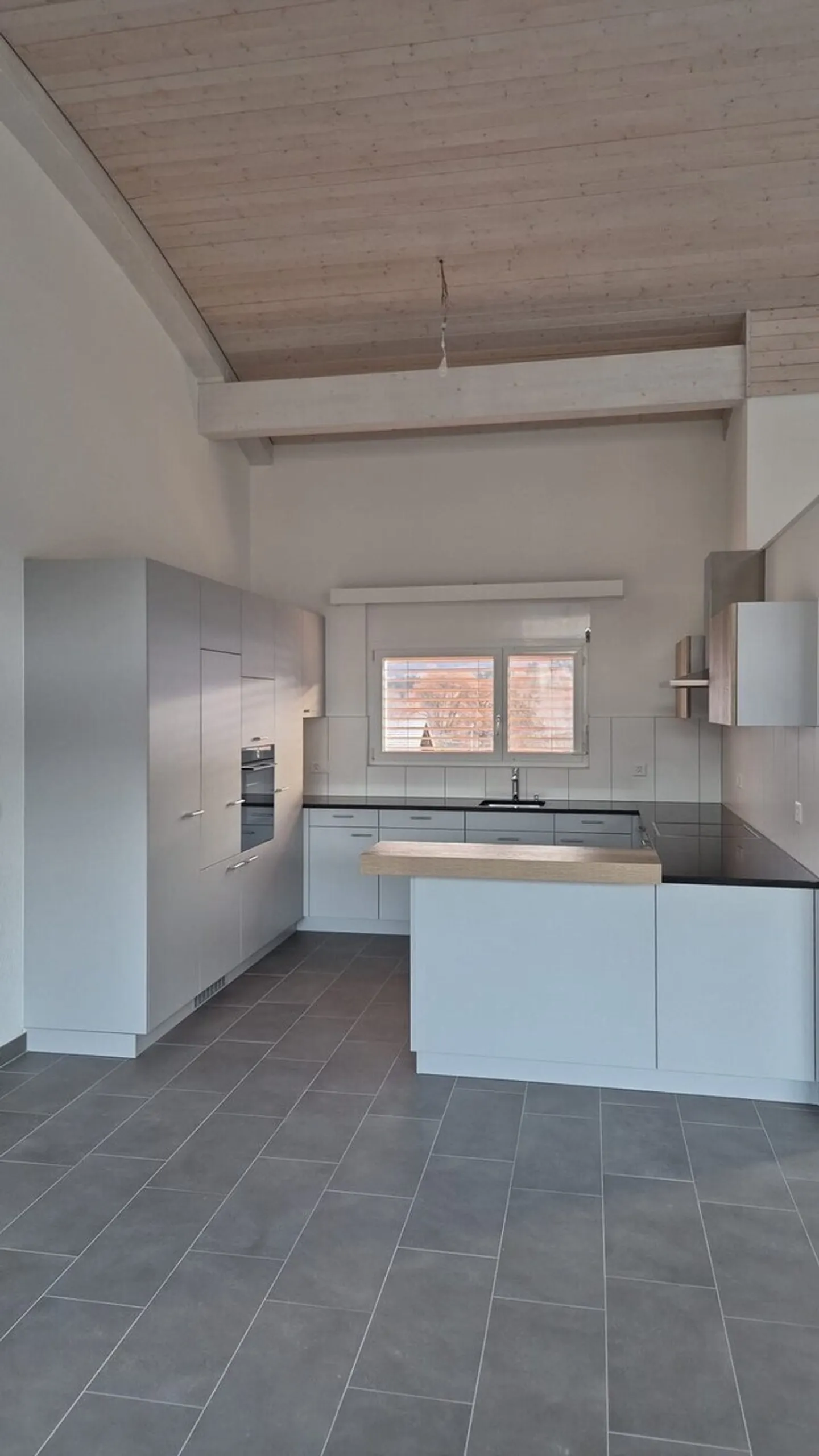 Superb penthouse fully renovated - Photo 7 of 9