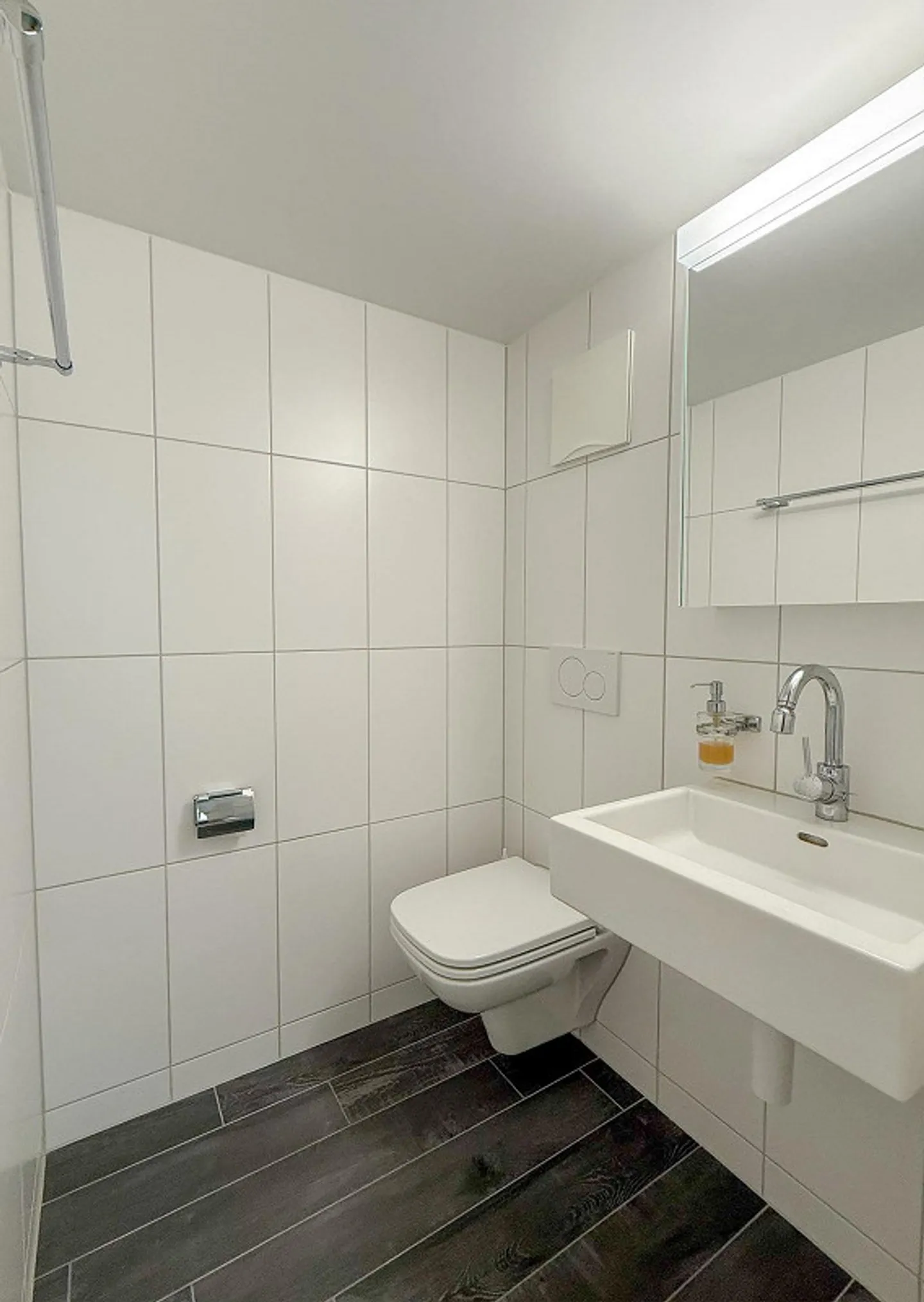 Charming commercial space in the village center of Mettmenstetten - Photo 5 of 7