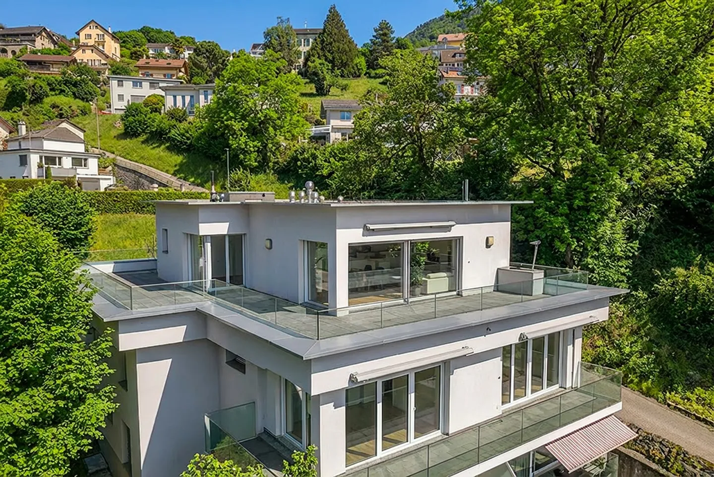 Apartment with 5.5 rooms in the attic and duplex with panoramic view of the lake in Montreux for sale - Photo 2 of 12