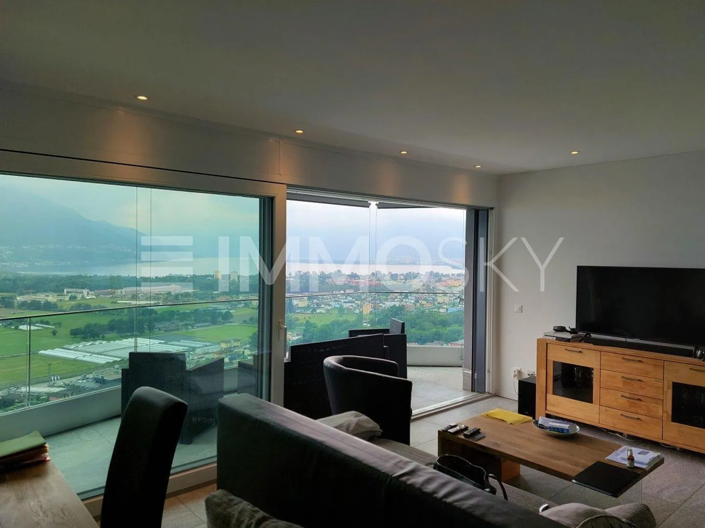 Appartamento con vista lago - Foto 2 di 4