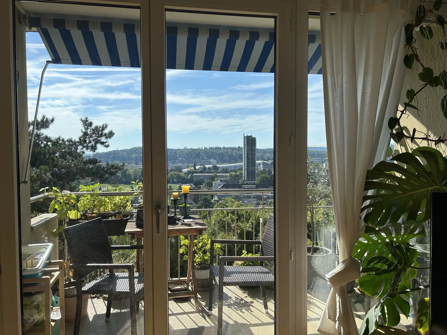Appartamento soleggiato con vista sulla città di Bienne - Foto 1 di 6