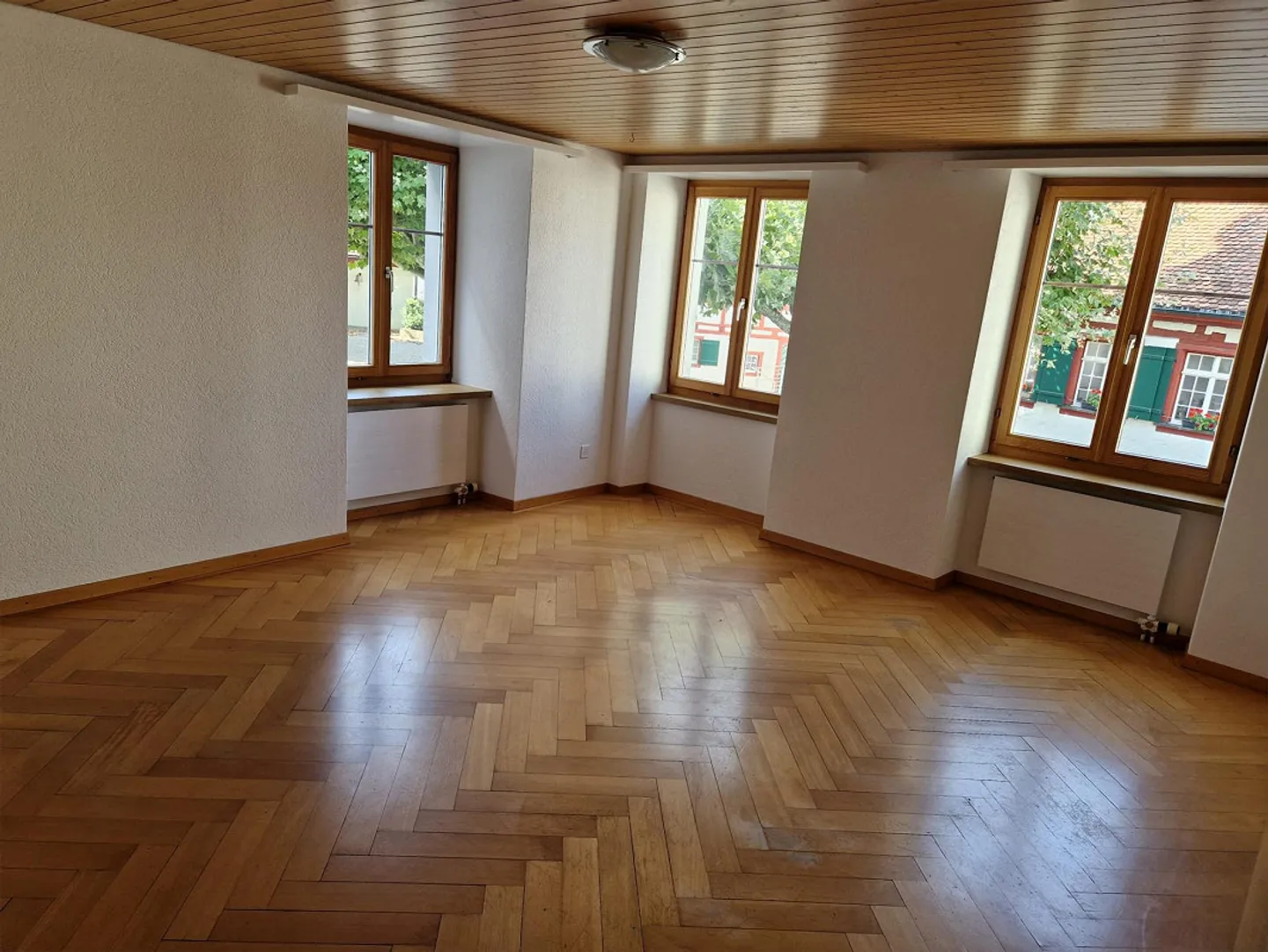 Ampio appartamento con 2 camere - Foto 4 di 6