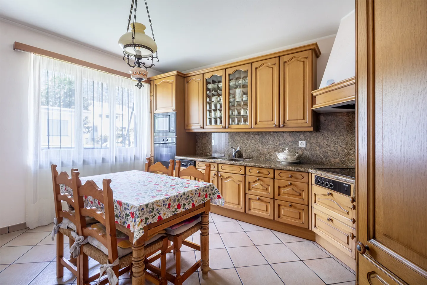 Affascinante Casa Unifamiliare - Foto 3 di 7
