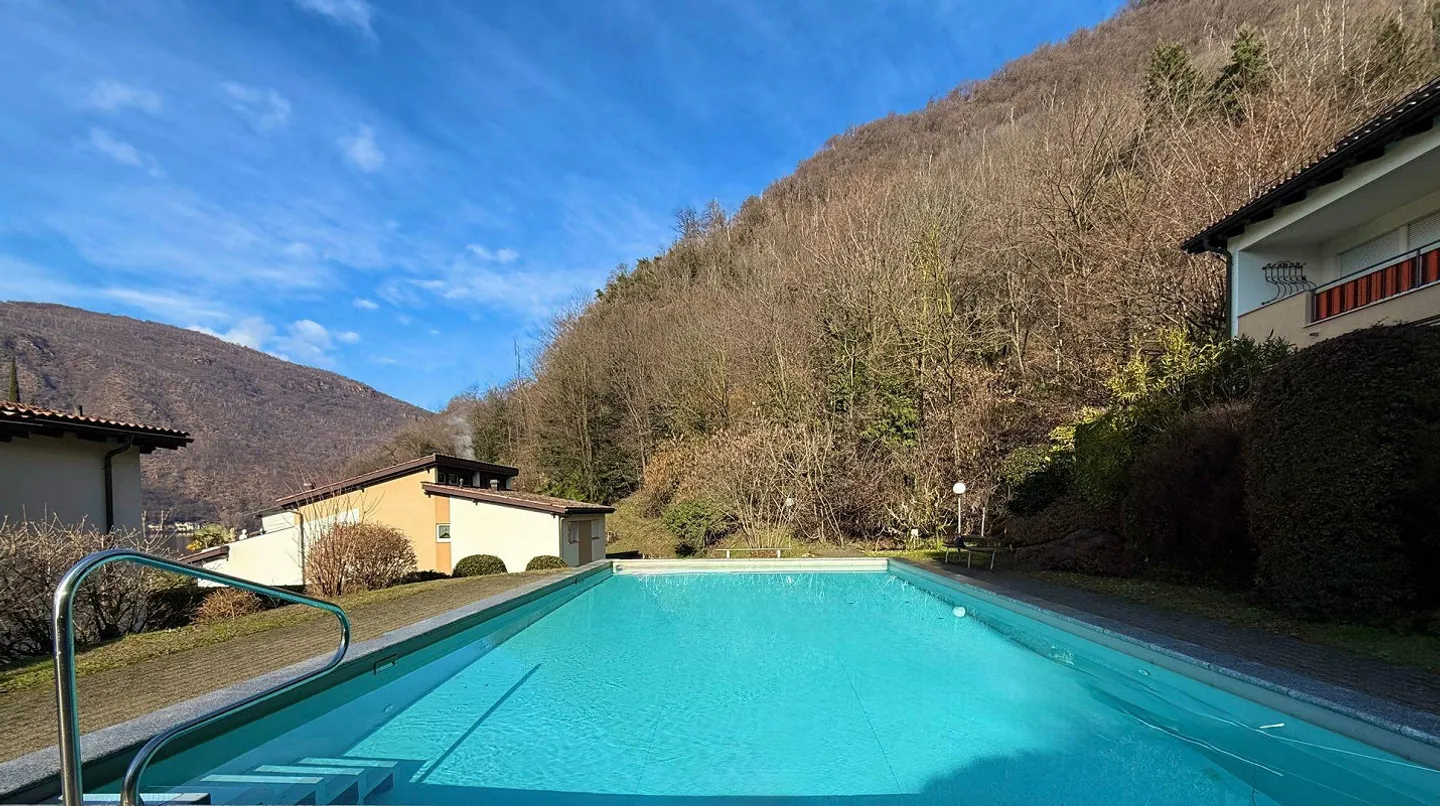 Appartamento Duplex di Lusso con Vista Lago - Foto 1 di 14