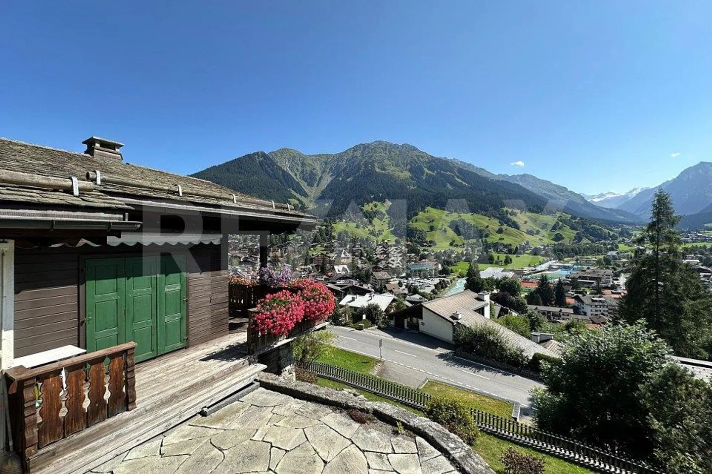 Casa unifamiliare con vista unica - Foto 4 di 13