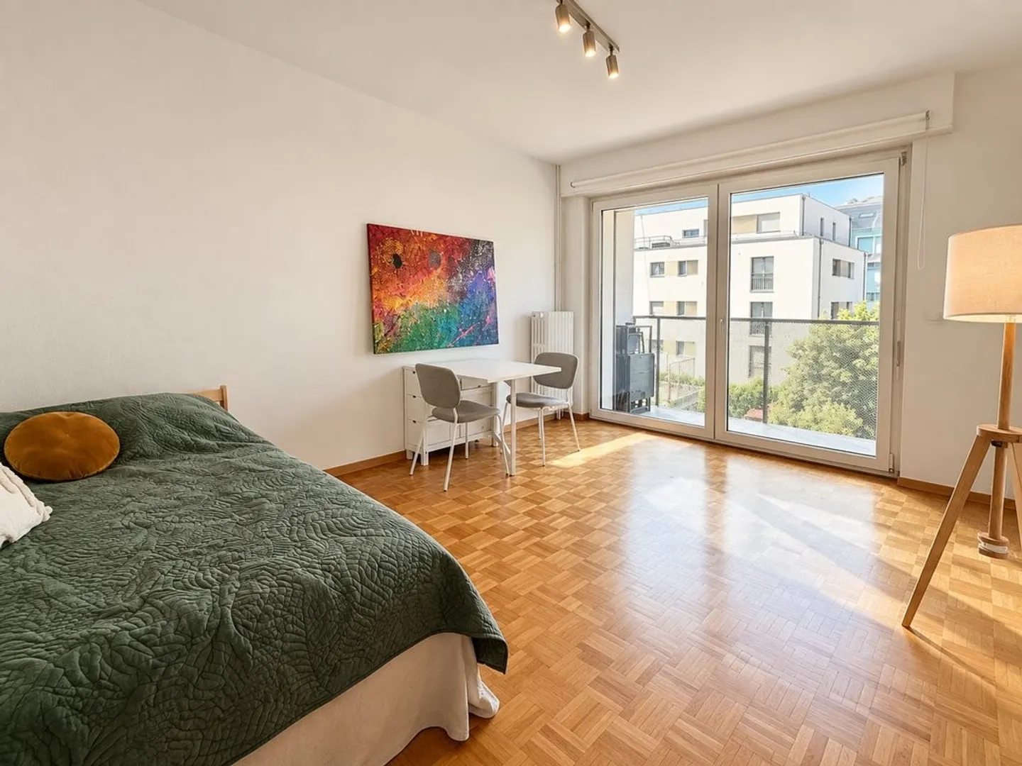 Charming Studio Near Valency Park - Photo 1 of 3