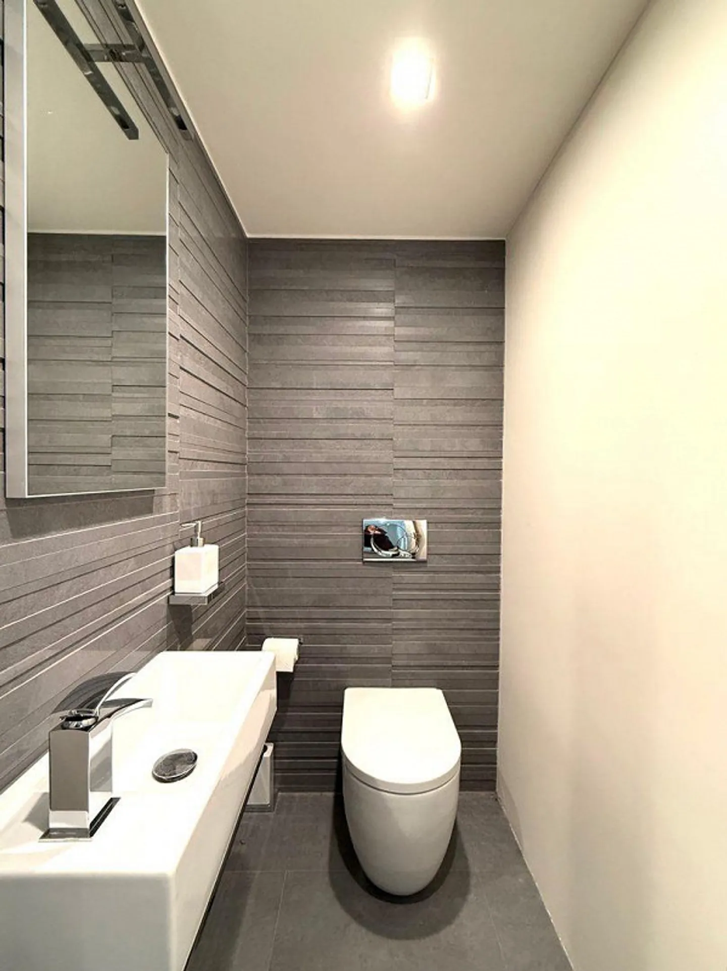 Appartamento Duplex di Lusso con Vista Lago - Foto 11 di 14