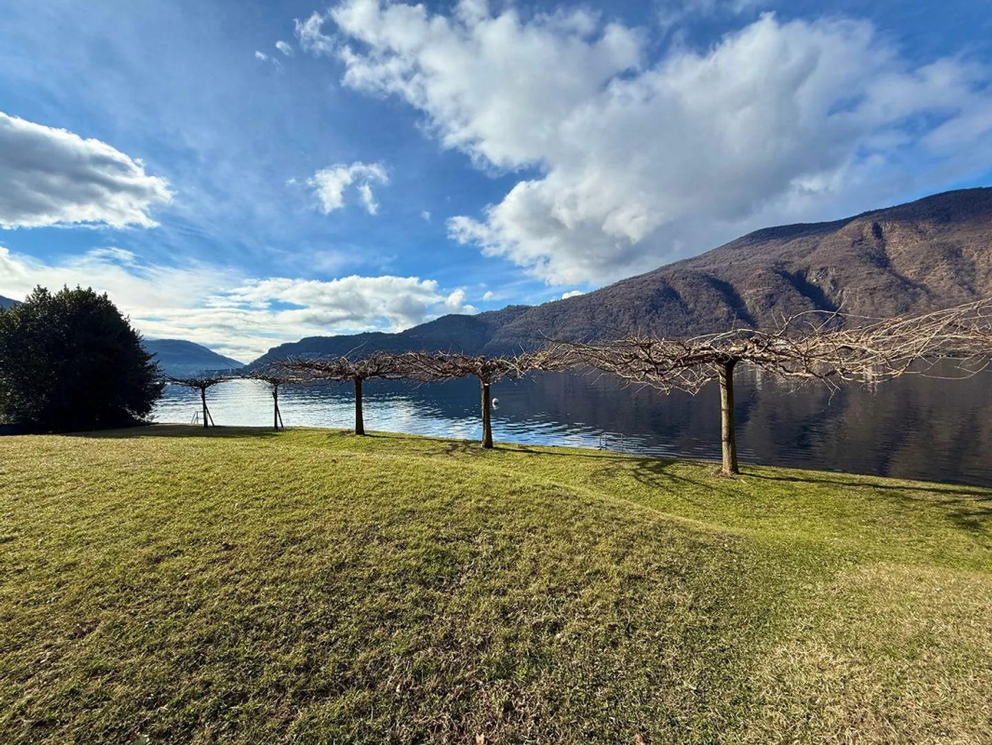 Appartamento Duplex di Lusso con Vista Lago - Foto 13 di 14