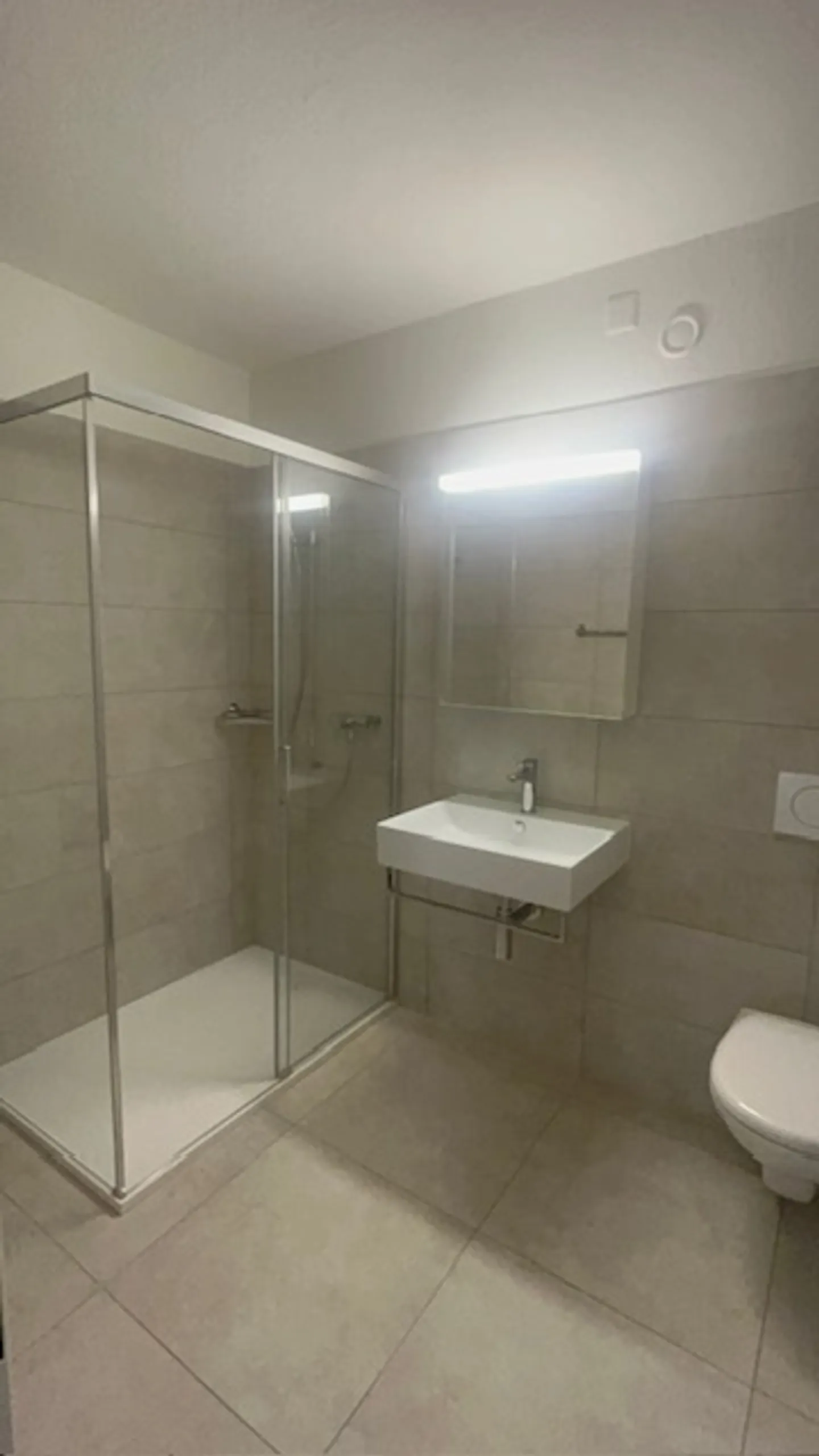 ASCONA, wir vermieten eine 2 1/2-Zimmer-Wohnung in zentraler Lage - Foto 4 von 8