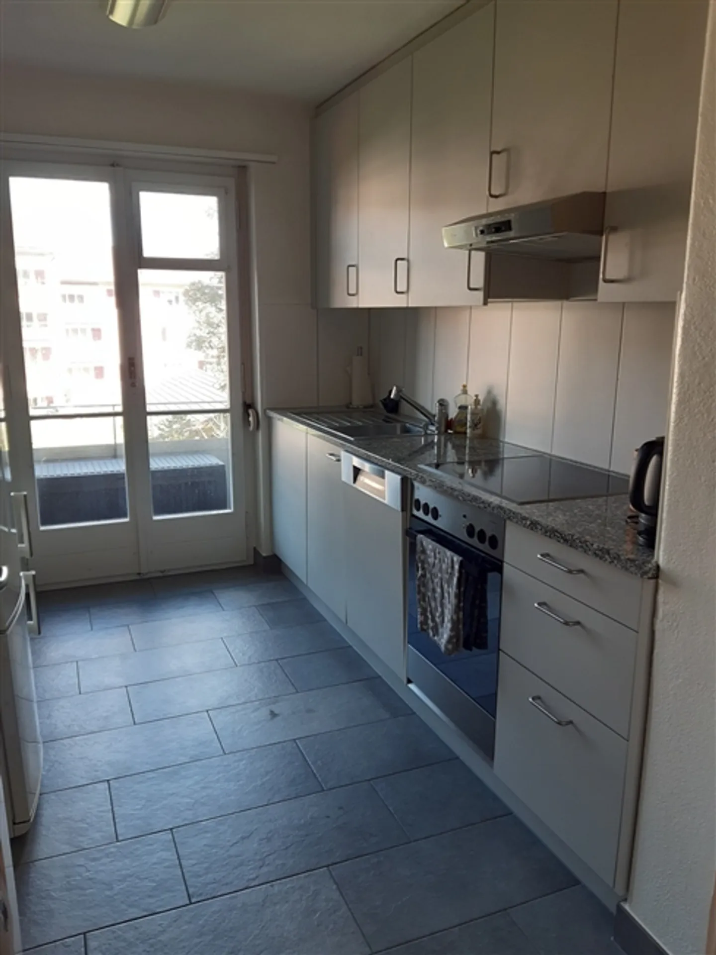 APPARTEMENT 3½ PIÈCES À USTER (ZH), MEUBLÉ, TEMPORAIRE - Photo 4 sur 10