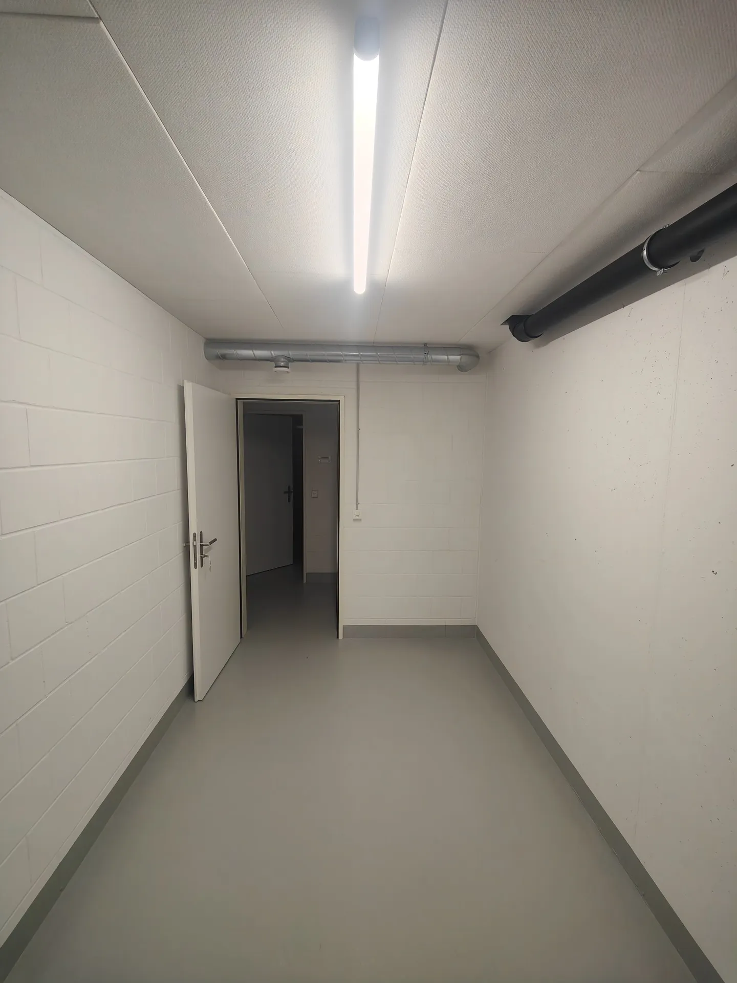 Espace de stockage sécurisé à Neuendorf - Photo 1 sur 9