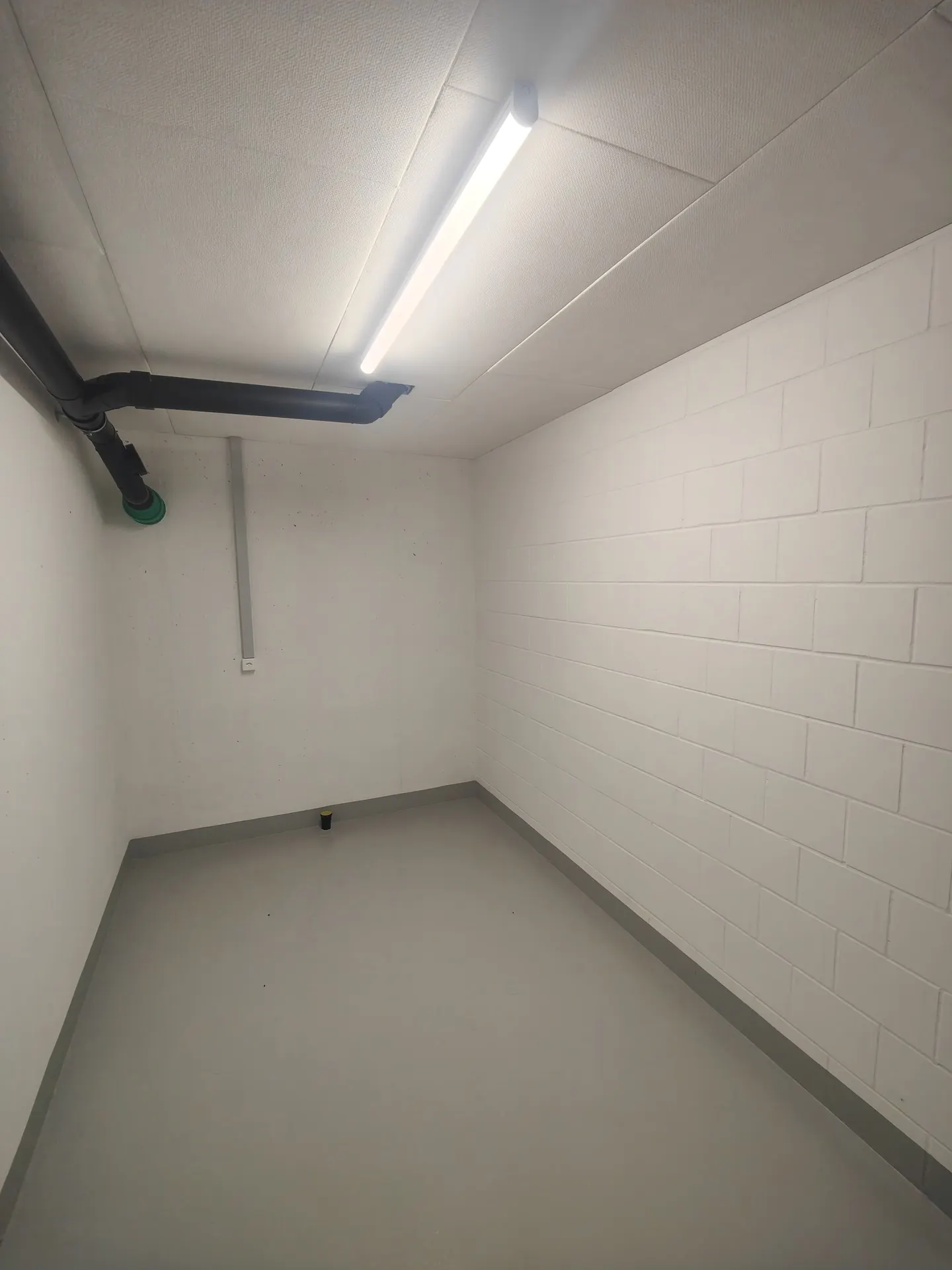 Espace de stockage sécurisé à Neuendorf - Photo 4 sur 9