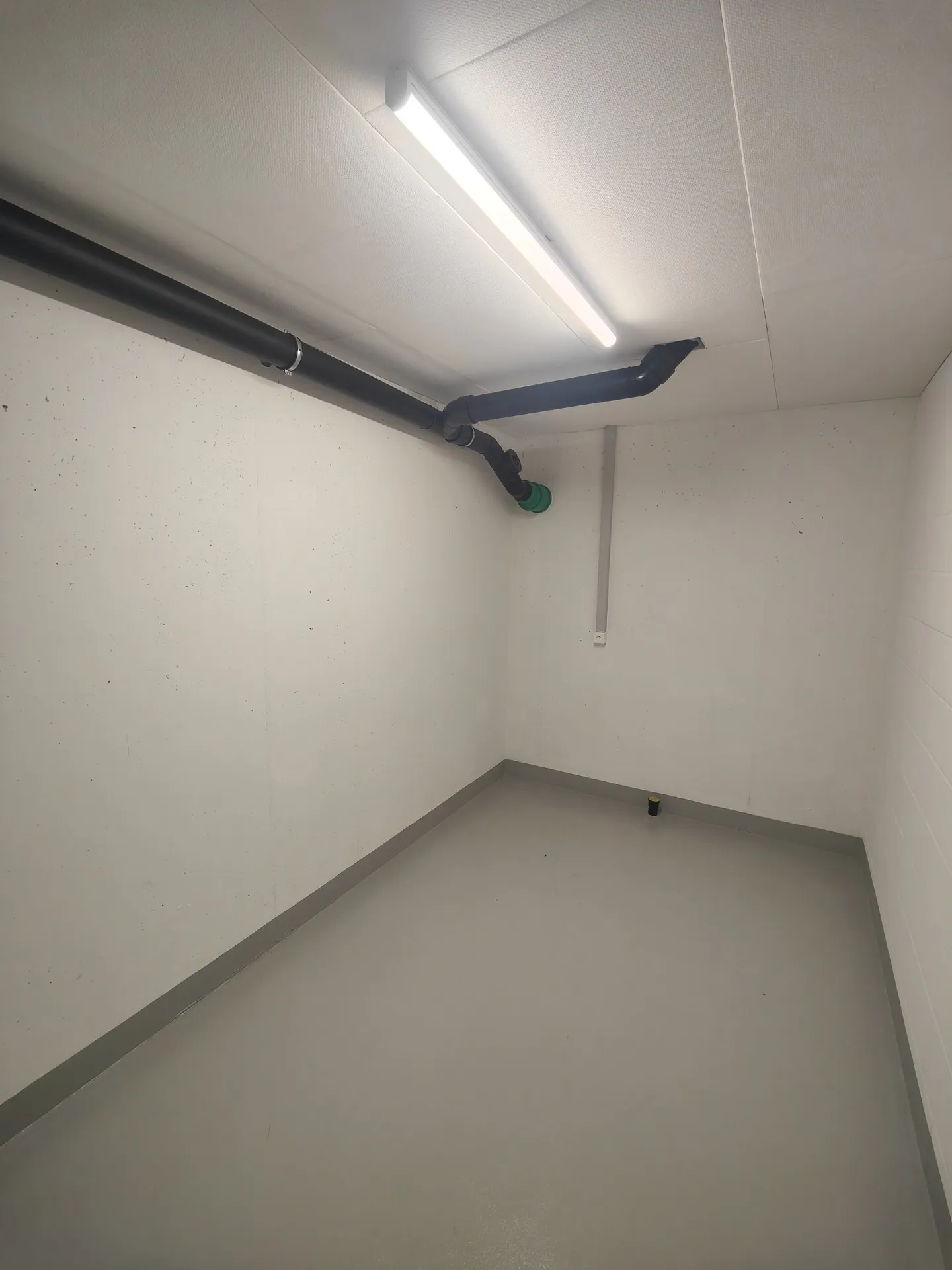 Espace de stockage sécurisé à Neuendorf - Photo 6 sur 9