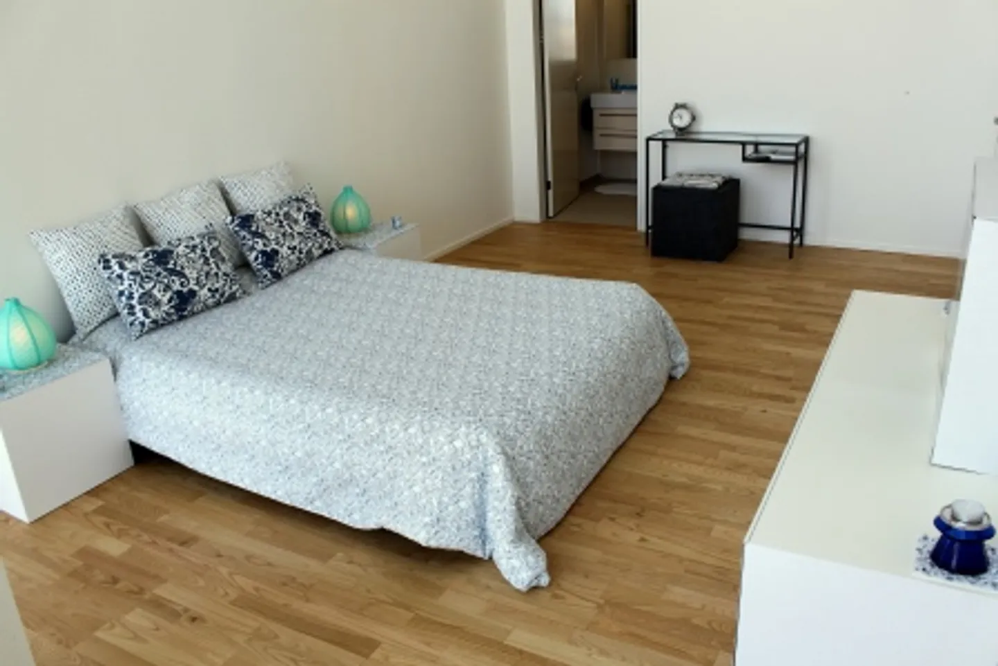Stilvolles Penthouse mit Aussicht - Foto 7 von 12