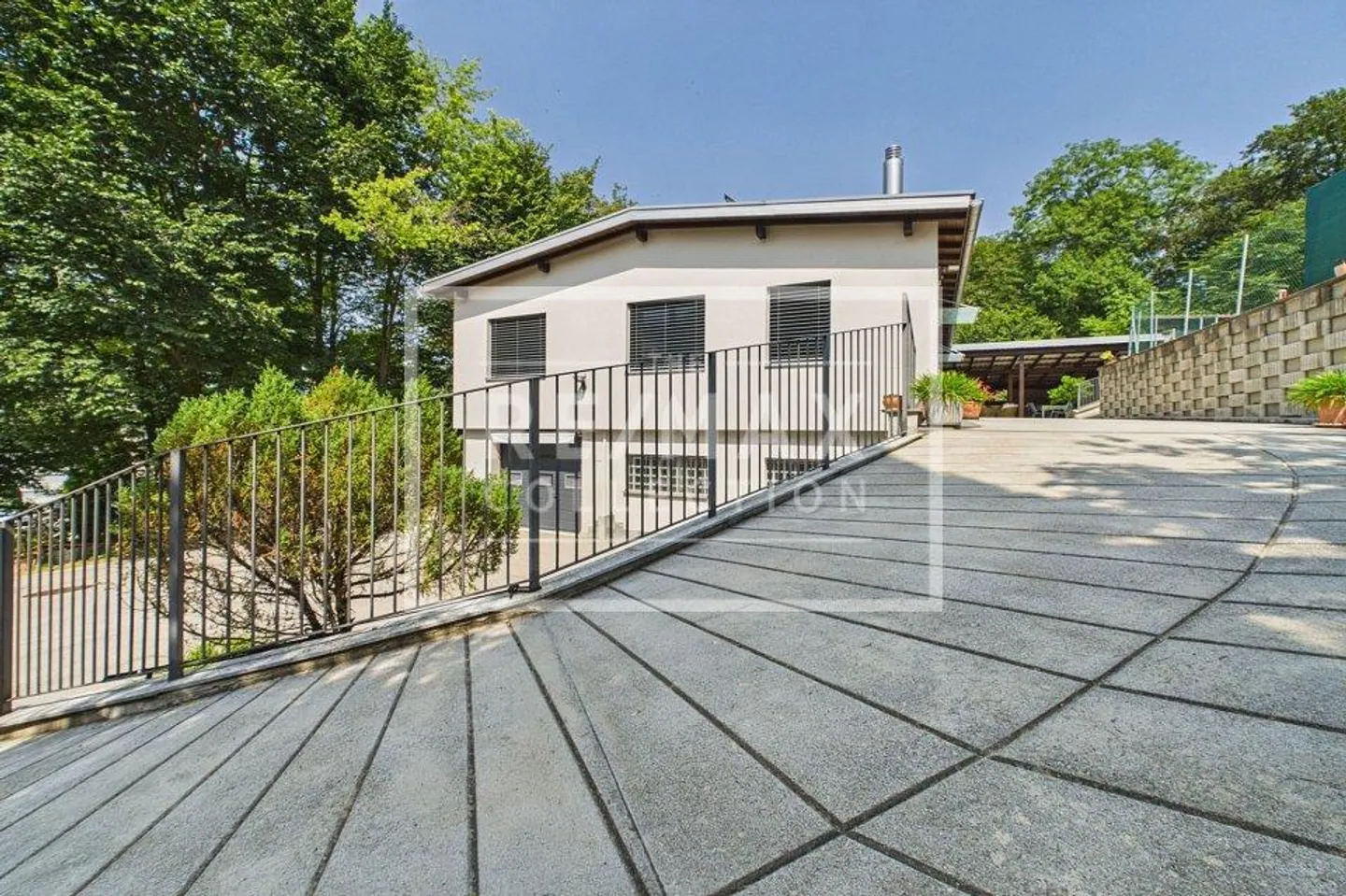 Casa versatile vicino a Lugano - Foto 1 di 13