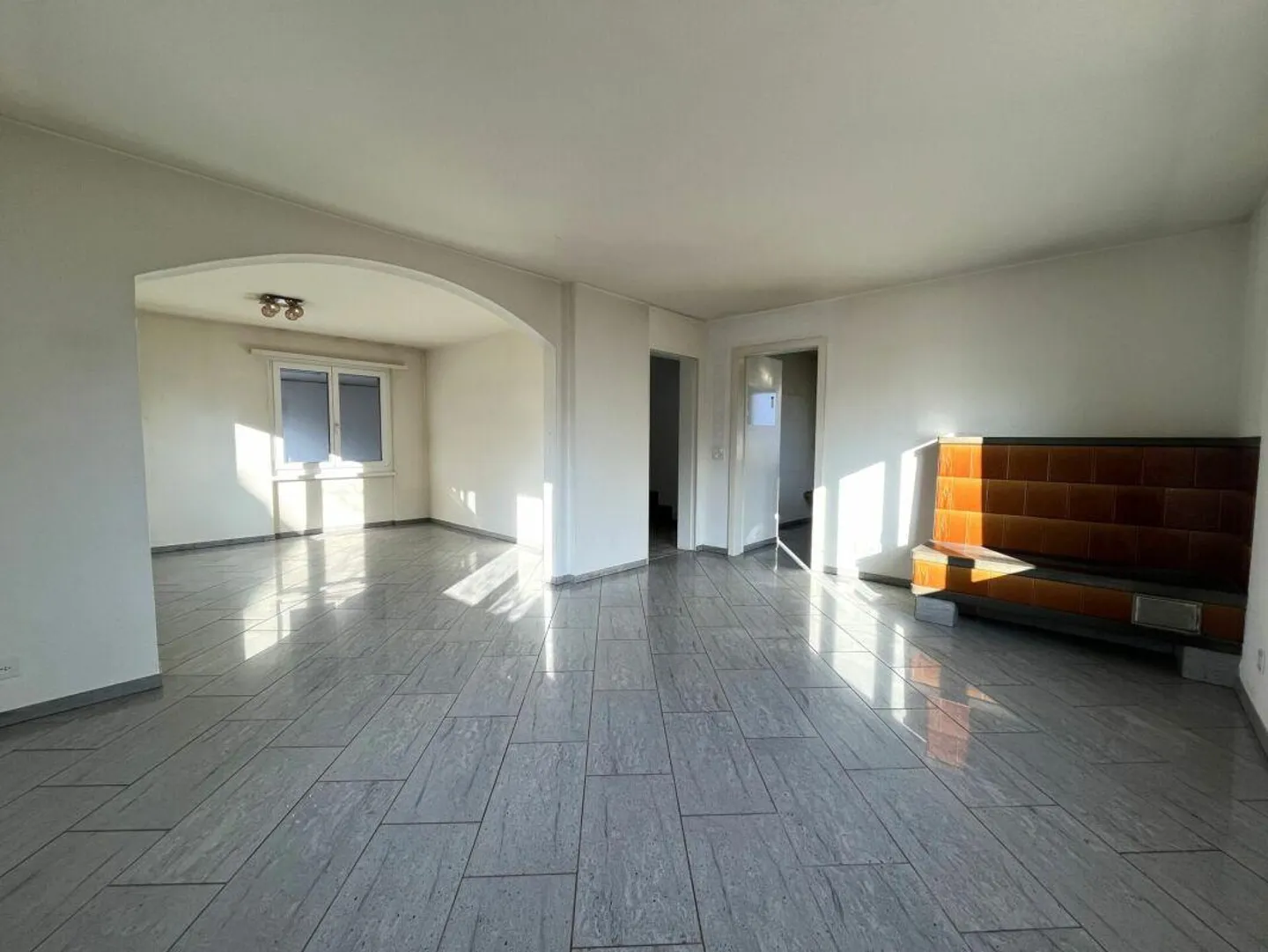 Single-family house with stream access - Photo 5 of 20