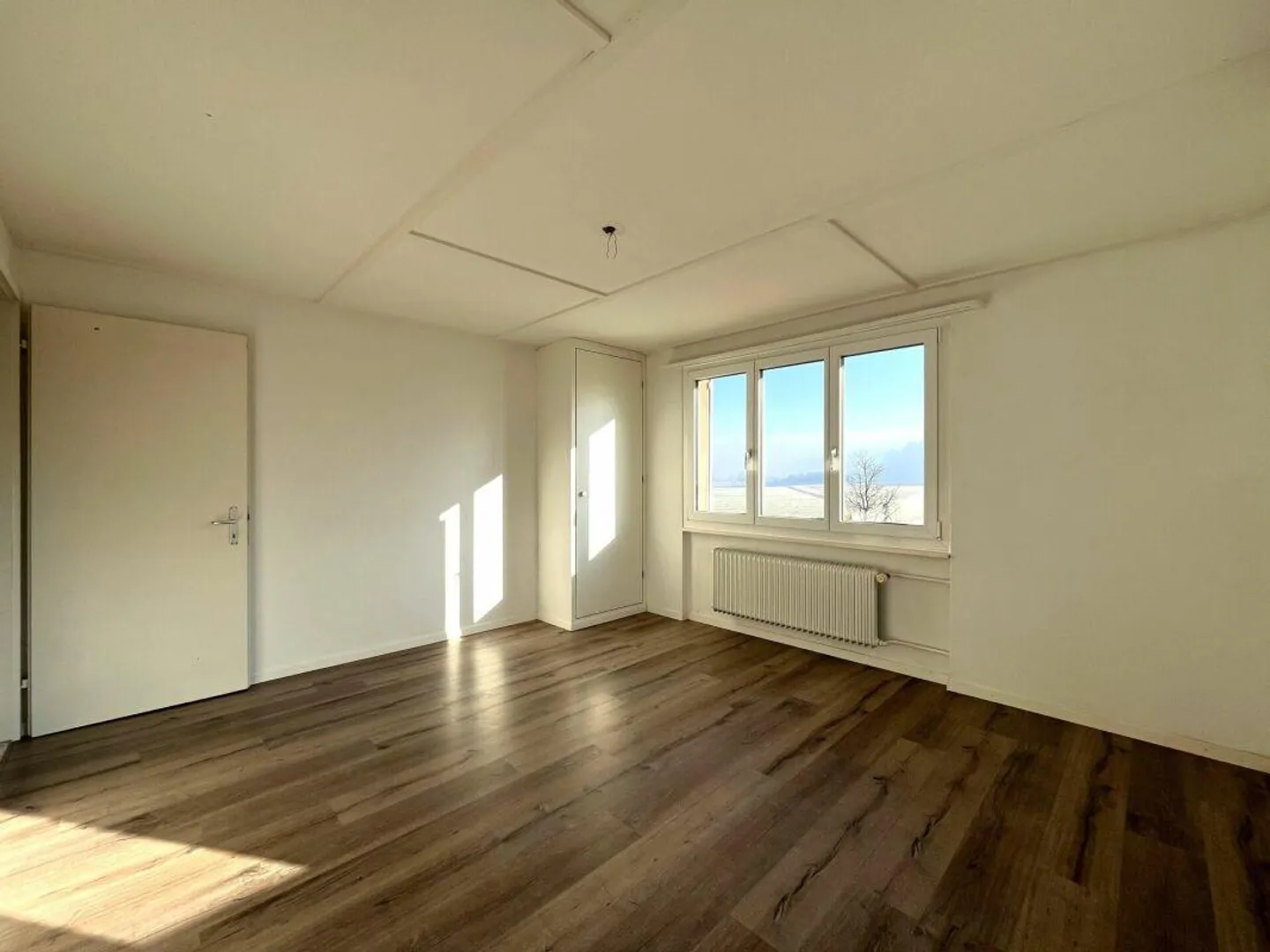 Single-family house with stream access - Photo 11 of 20