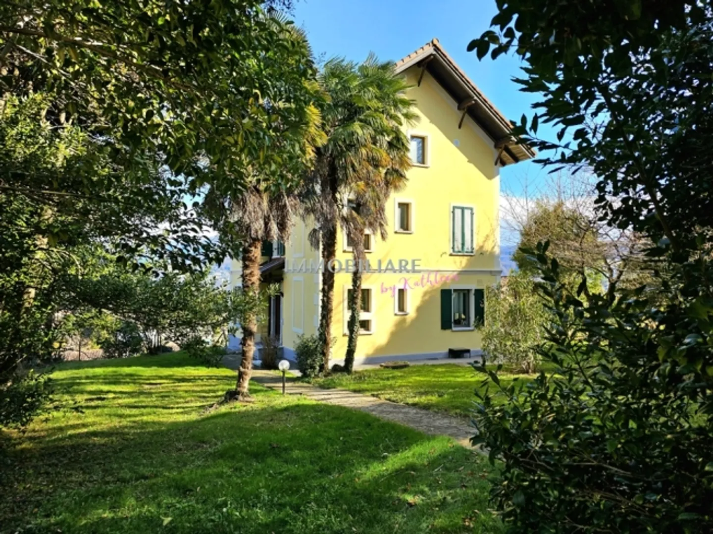 "Villa ticinese ristrutturata, con vista lago, giardino e appartamento in mansarda" - Foto 3 di 15