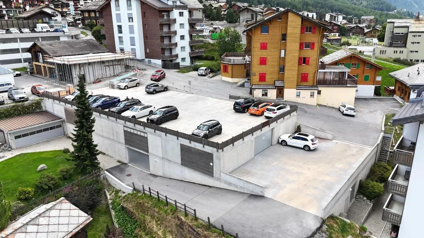 Parking Premium au Centre du Village de Grächen - Photo 2 sur 8