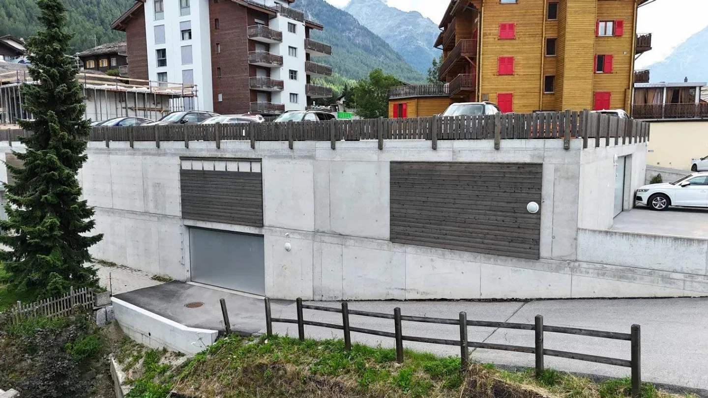 Parking Premium au Centre du Village de Grächen - Photo 3 sur 8