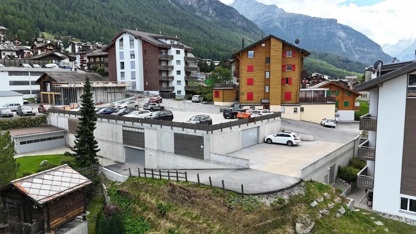 Parking Premium au Centre du Village de Grächen - Photo 1 sur 8