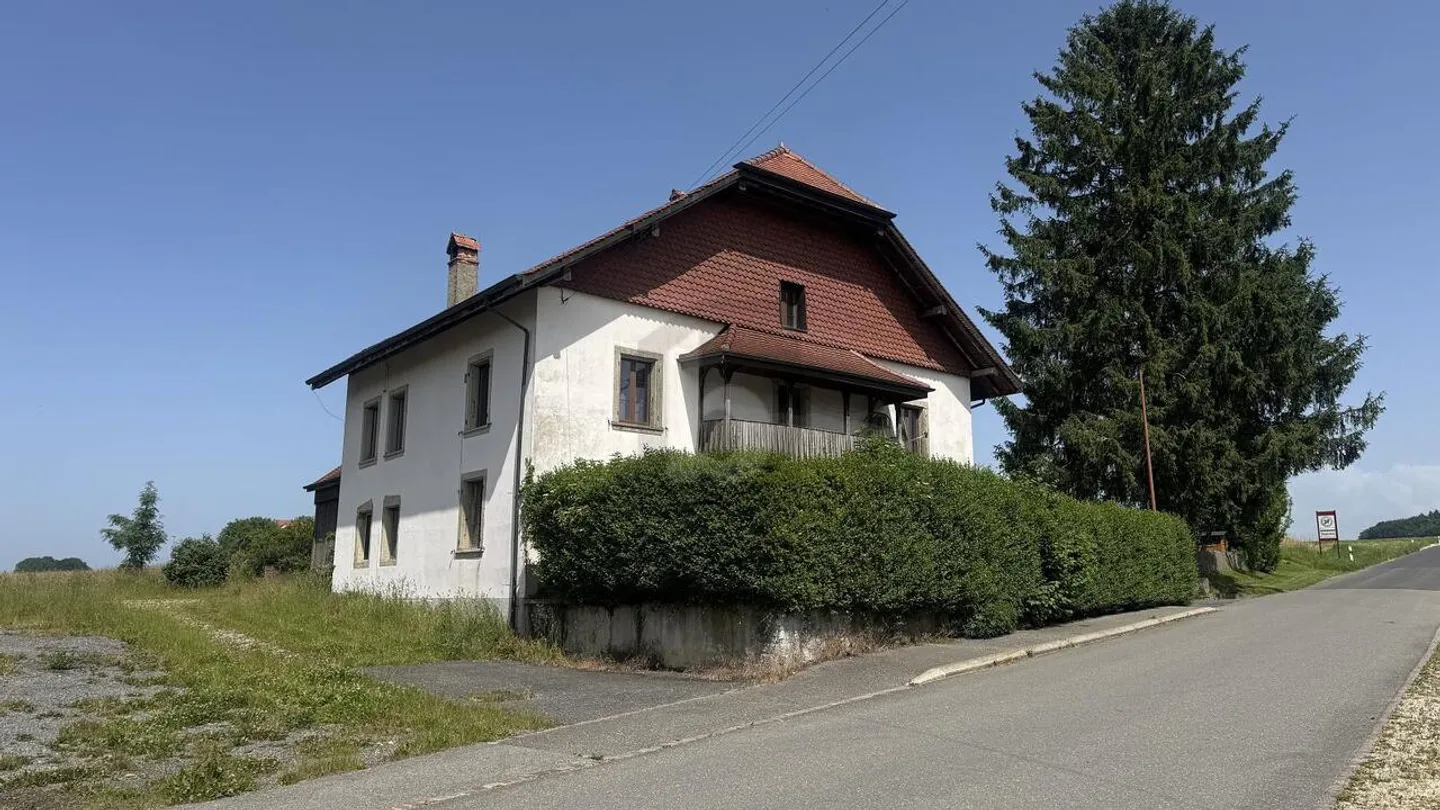 LANDHAUS MIT RENDITE - Foto 1 von 3